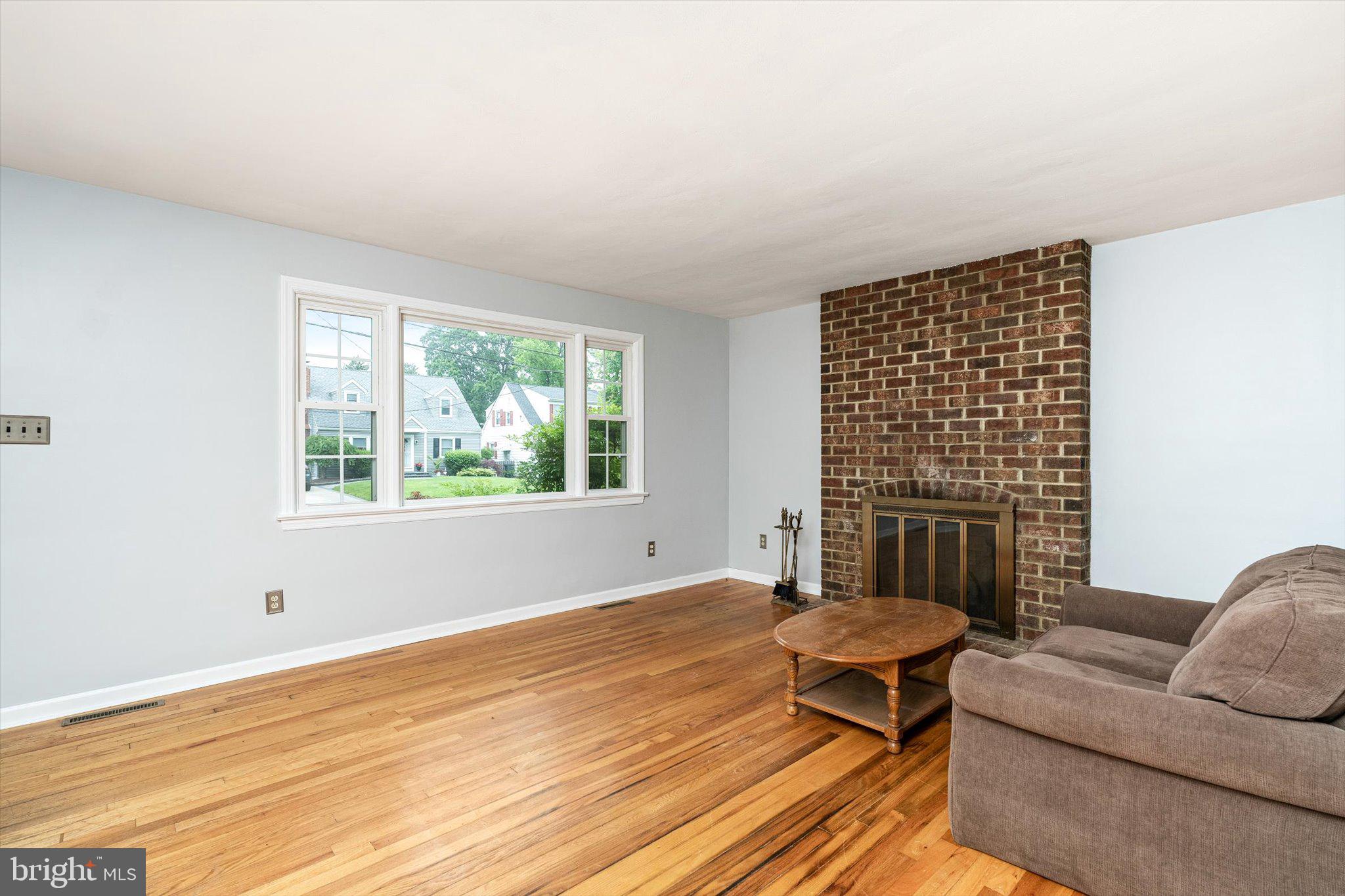 32 HIRSCH AVENUE