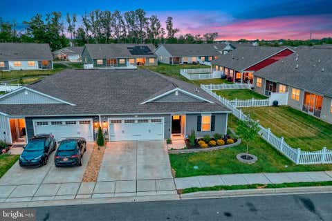 Townhouse For Sale - 122 Sedmont Circle<br/> SMYRNA, DE 19977