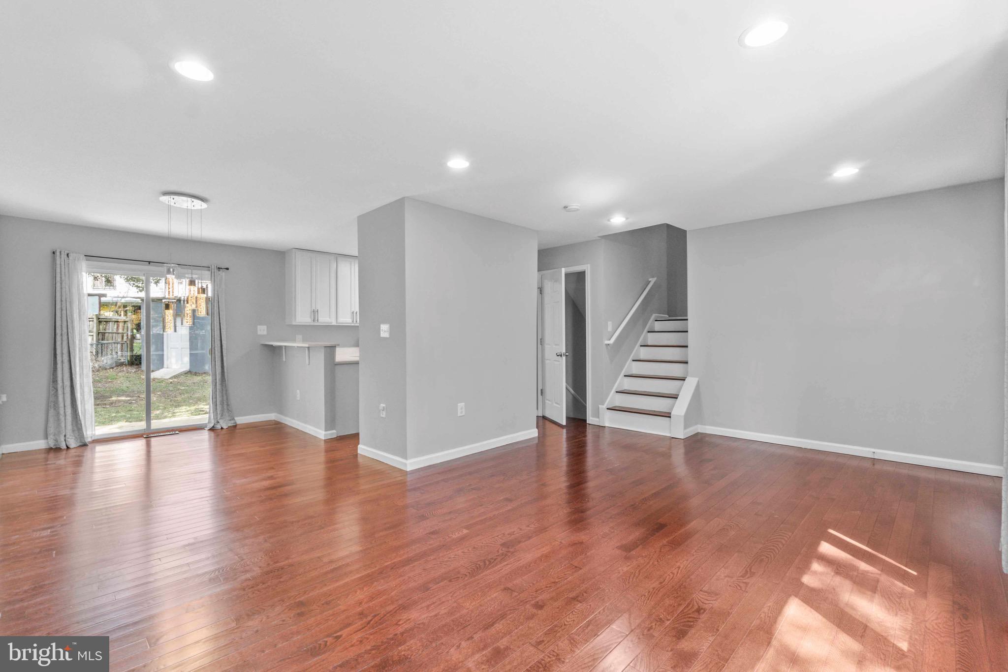 3728 DIANNA ROAD
