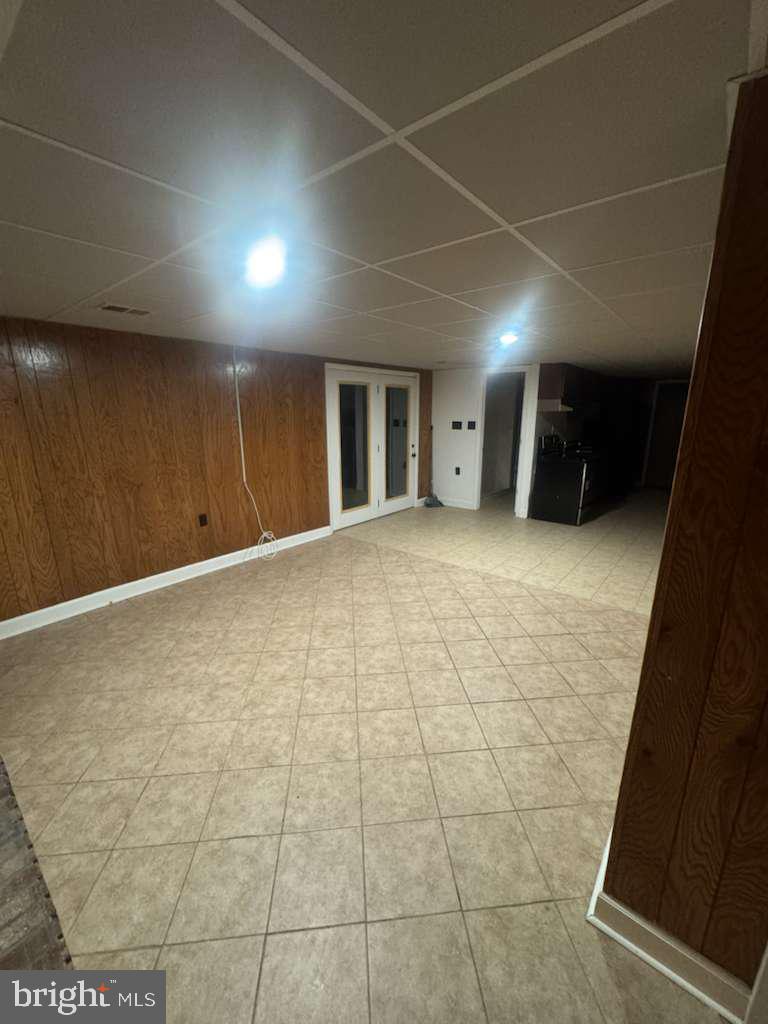 CLINTON - Residential Lease