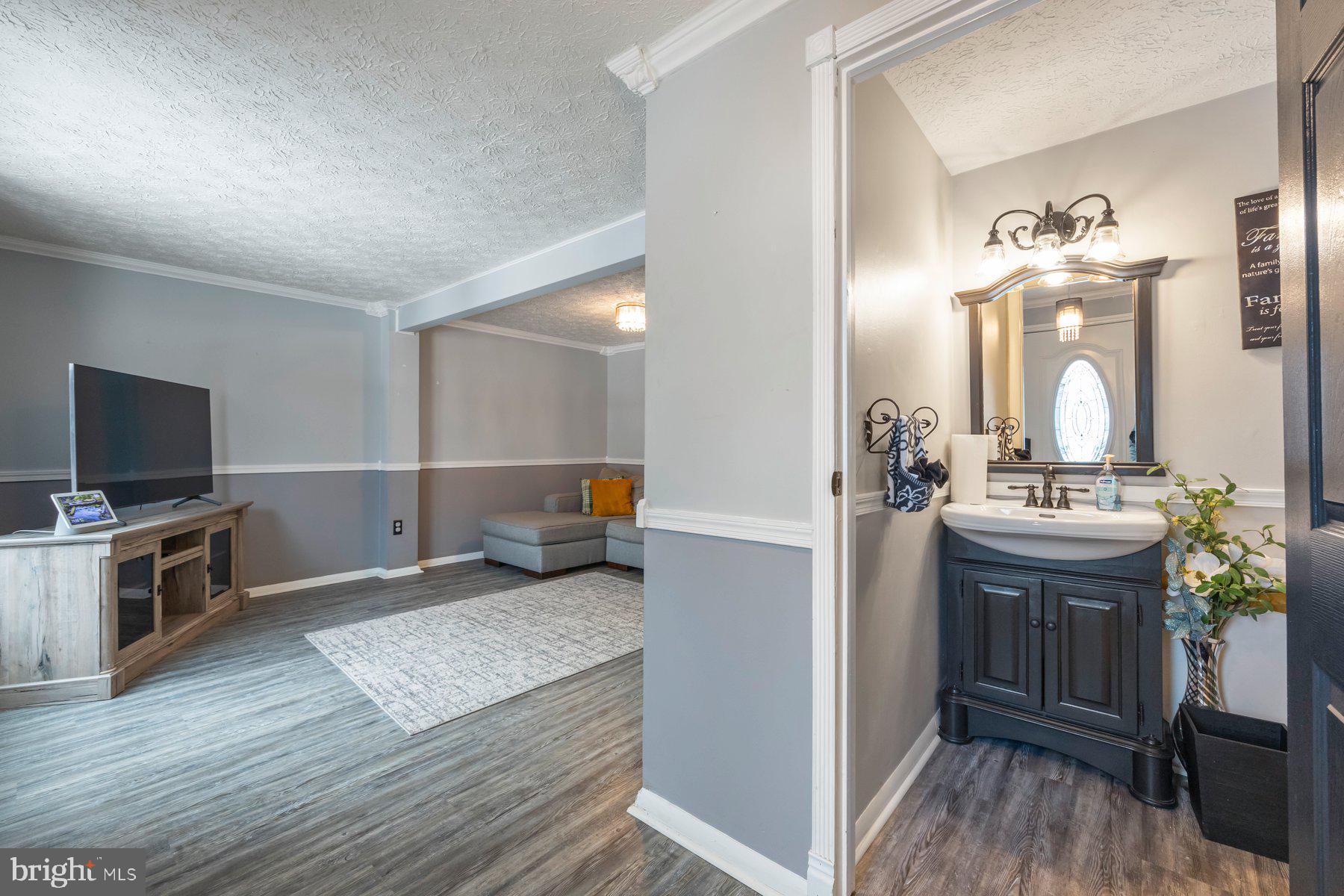 TWELVE TREES - Residential