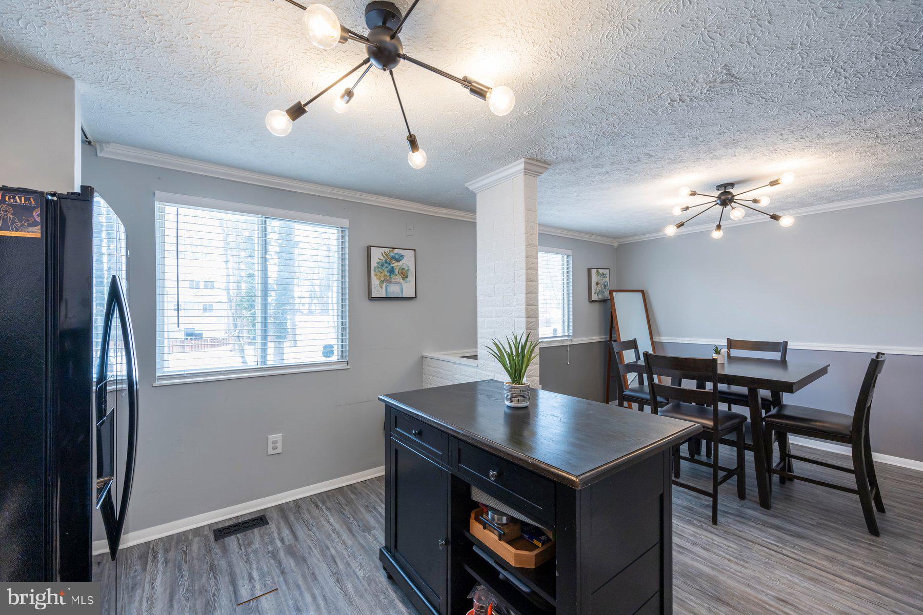 TWELVE TREES - Residential