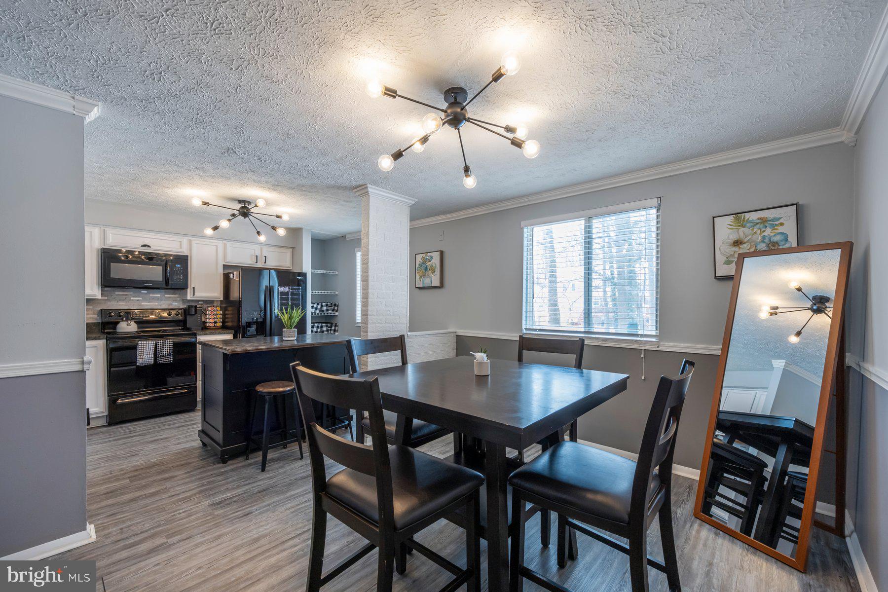 TWELVE TREES - Residential