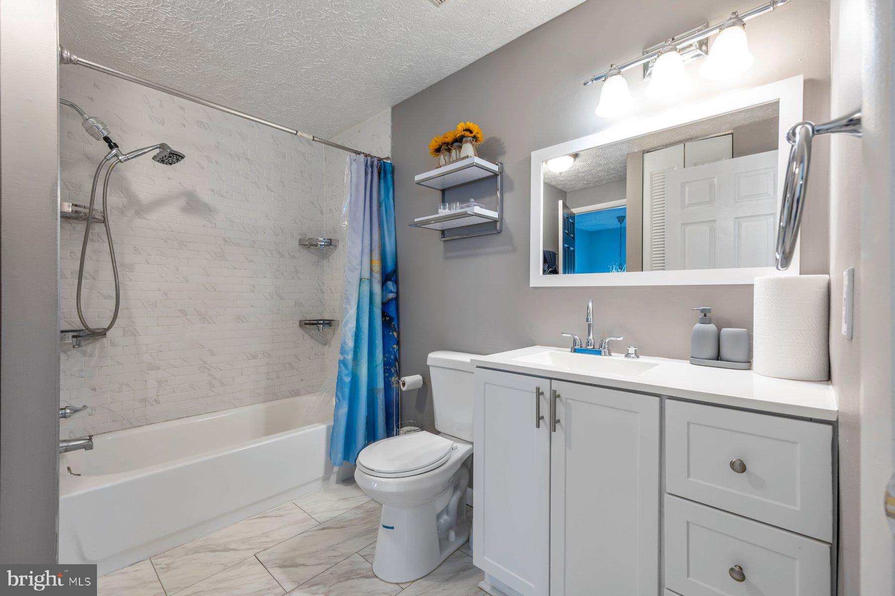 TWELVE TREES - Residential