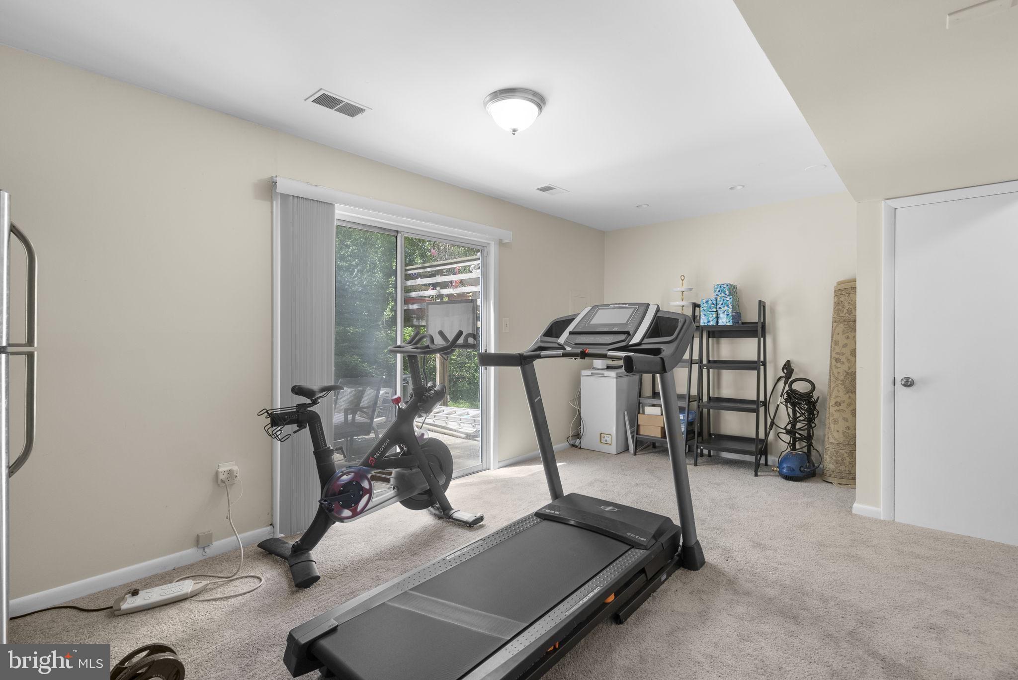 SENECA PARK - Residential