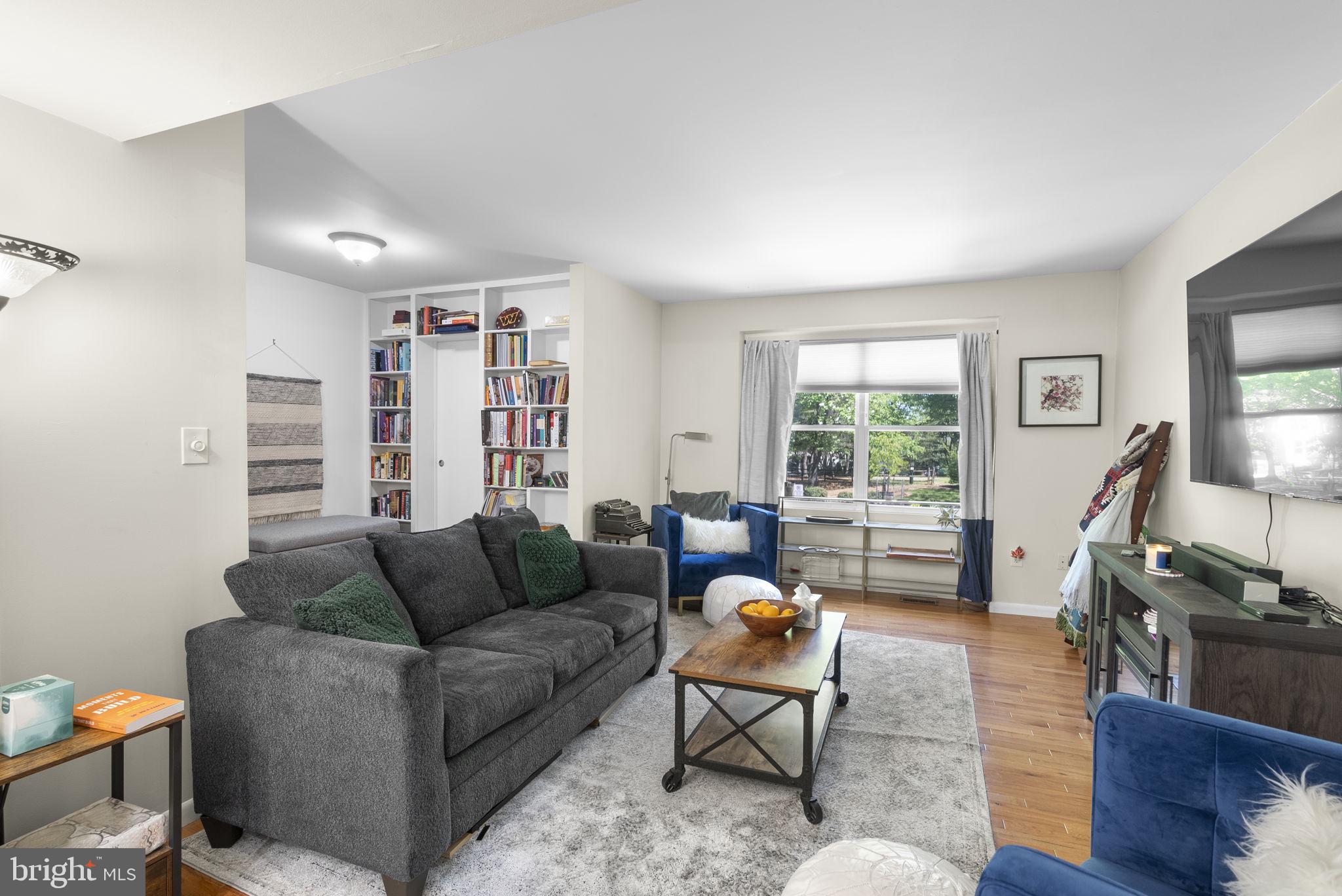 SENECA PARK - Residential
