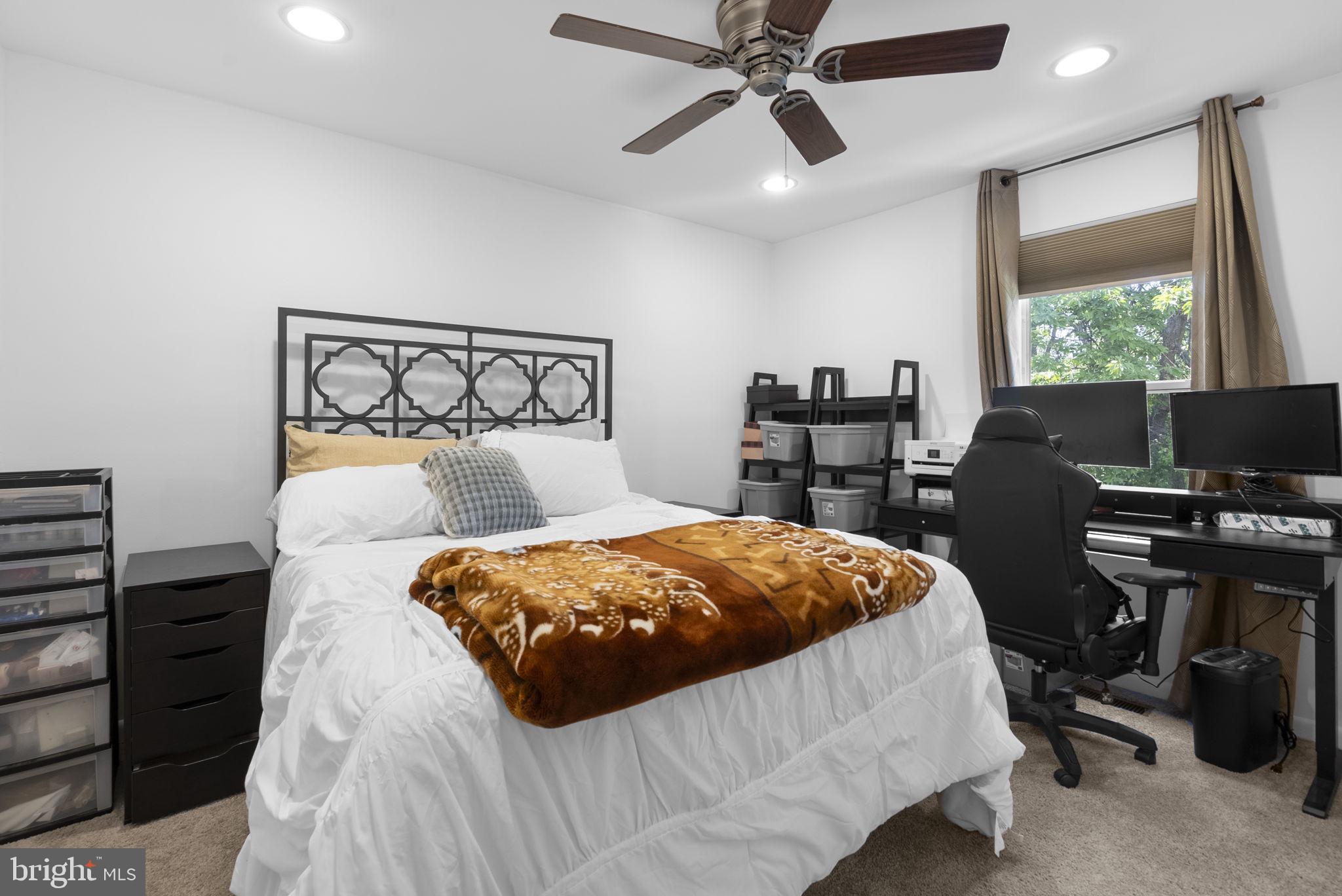 SENECA PARK - Residential