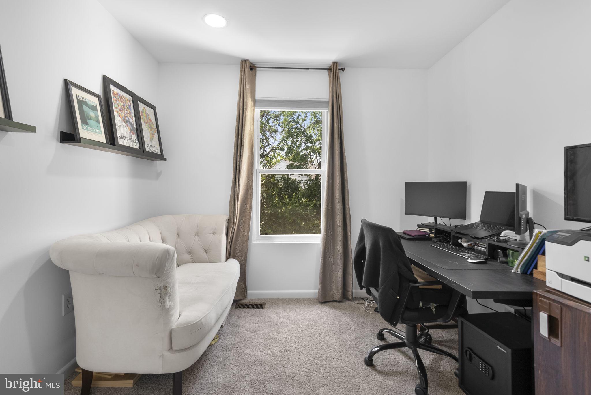SENECA PARK - Residential