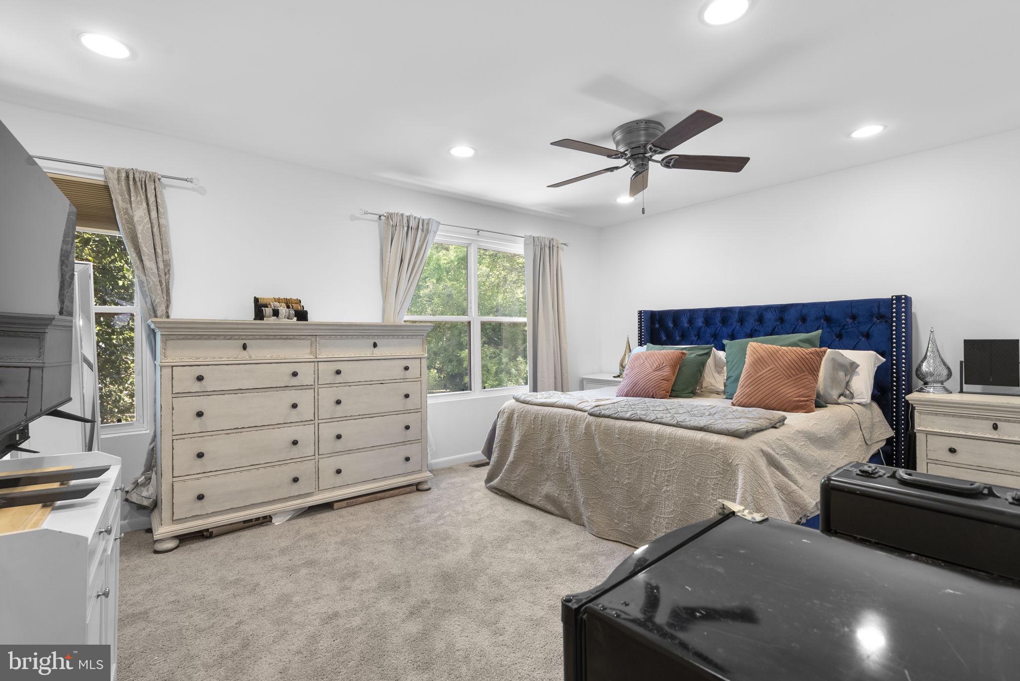 SENECA PARK - Residential