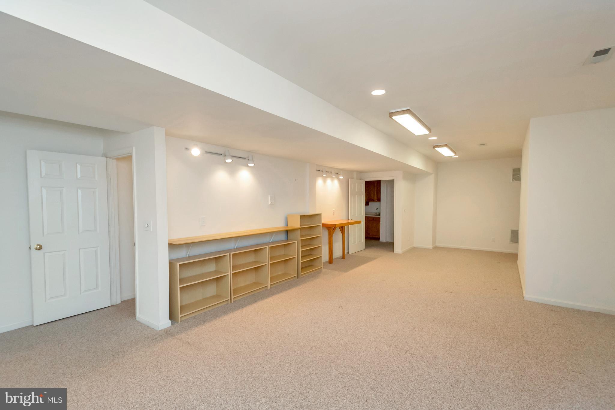 SEVEN LAKES - Residential