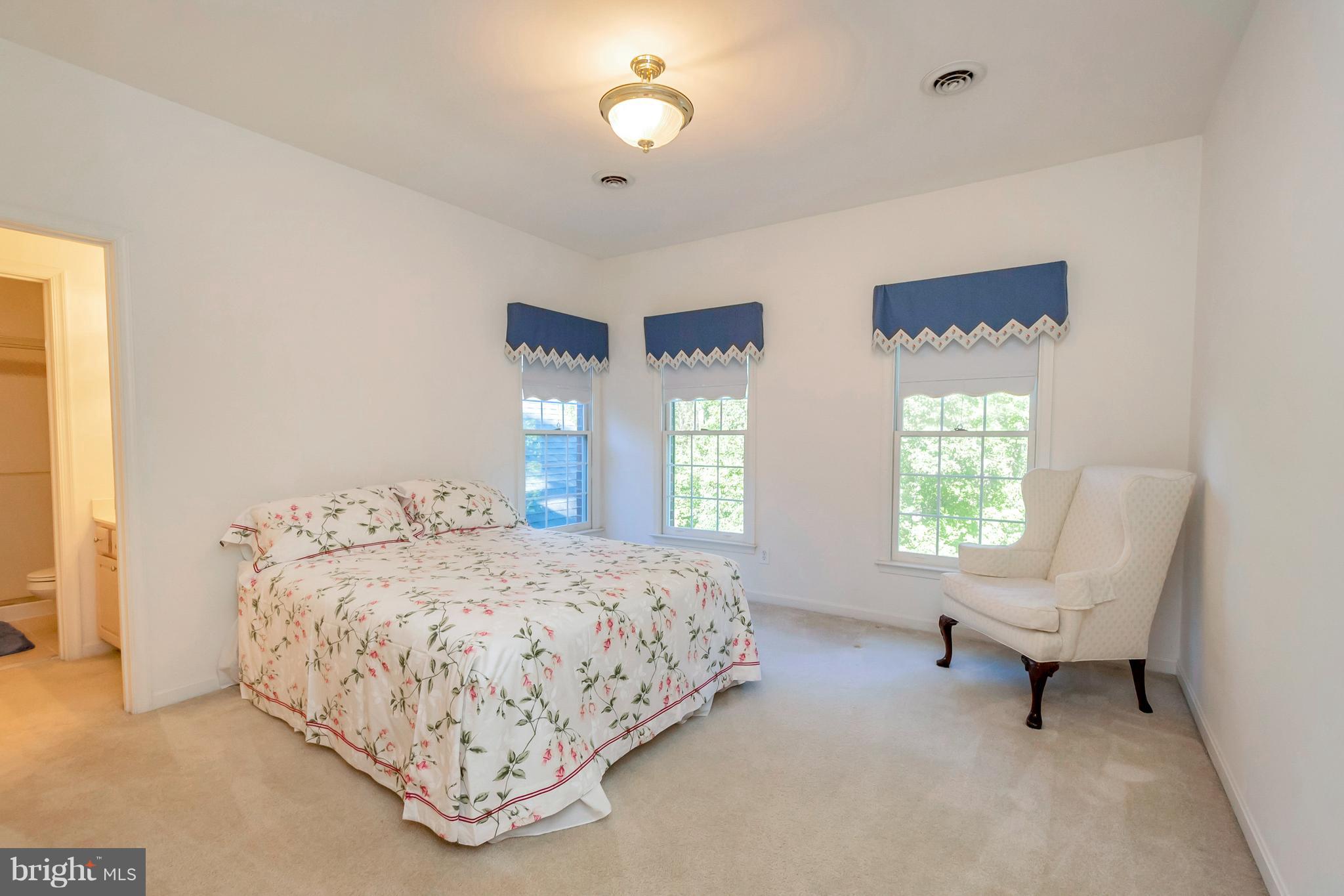 SEVEN LAKES - Residential