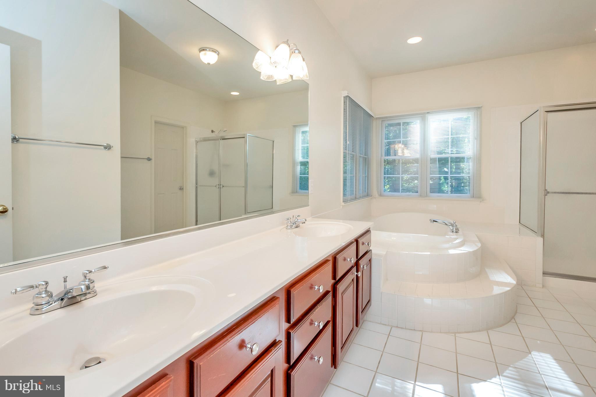 SEVEN LAKES - Residential