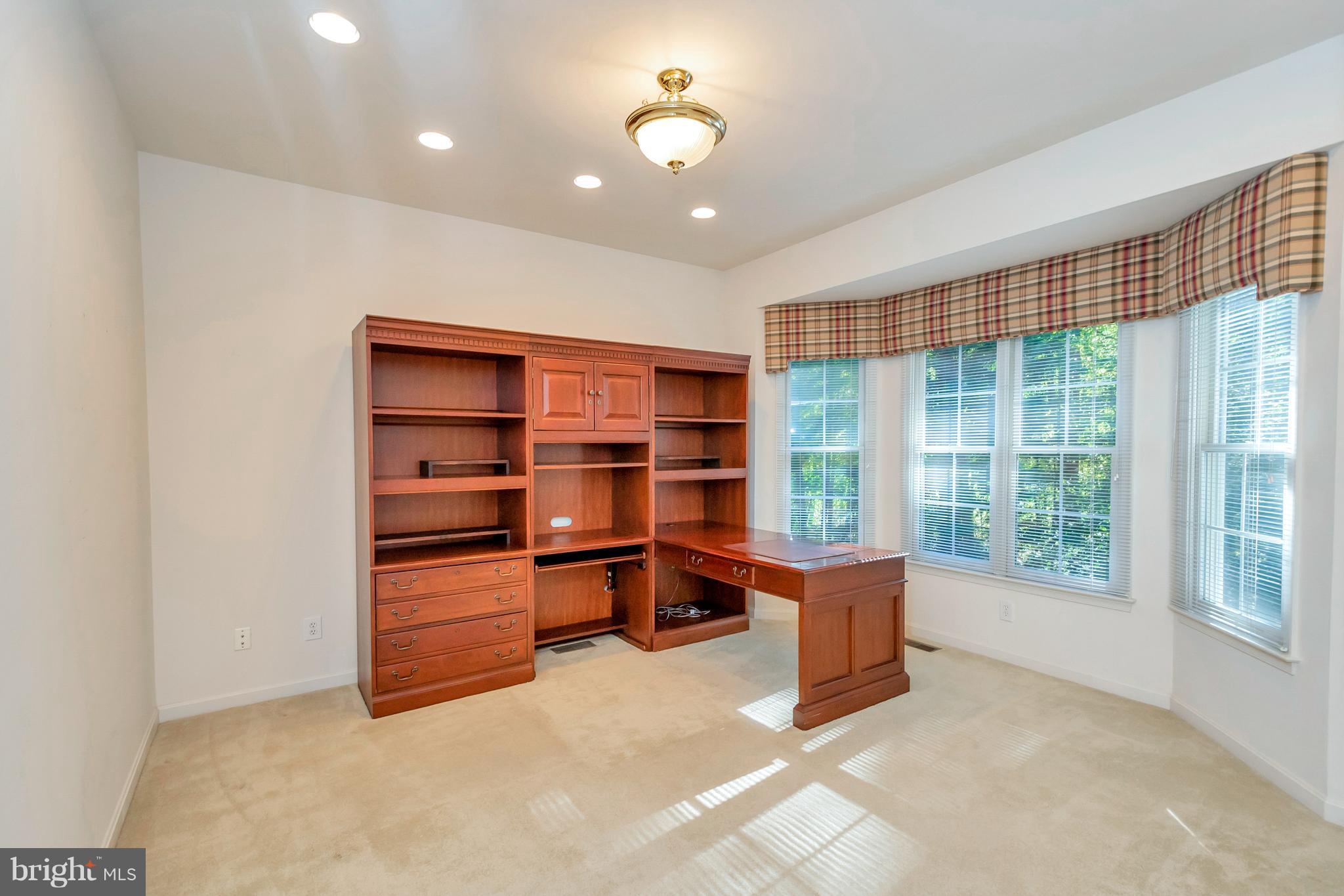 SEVEN LAKES - Residential