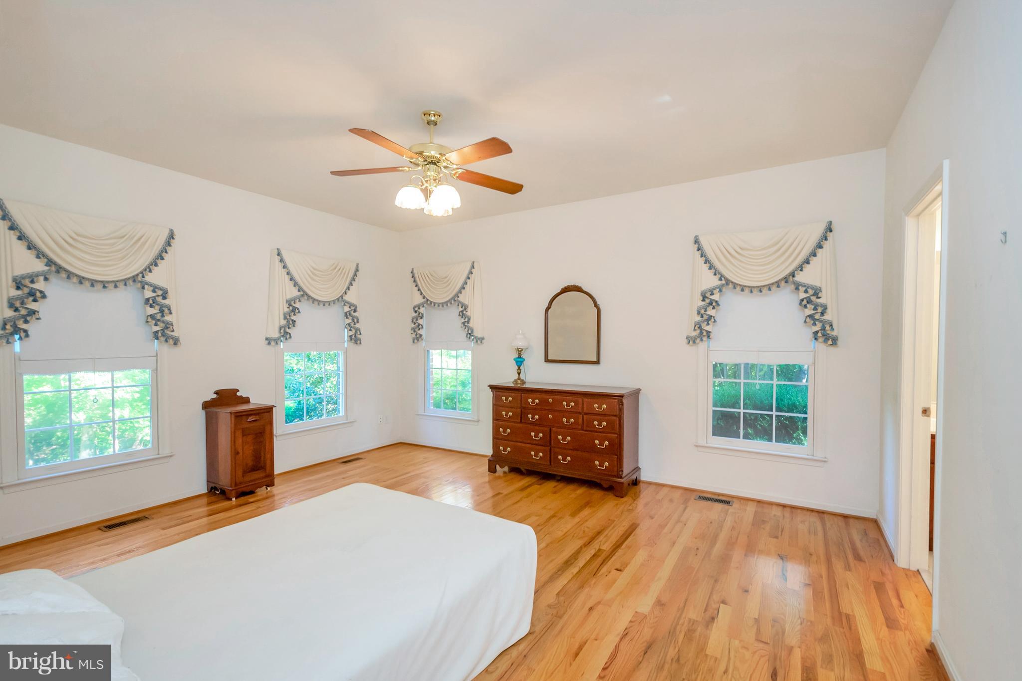 SEVEN LAKES - Residential