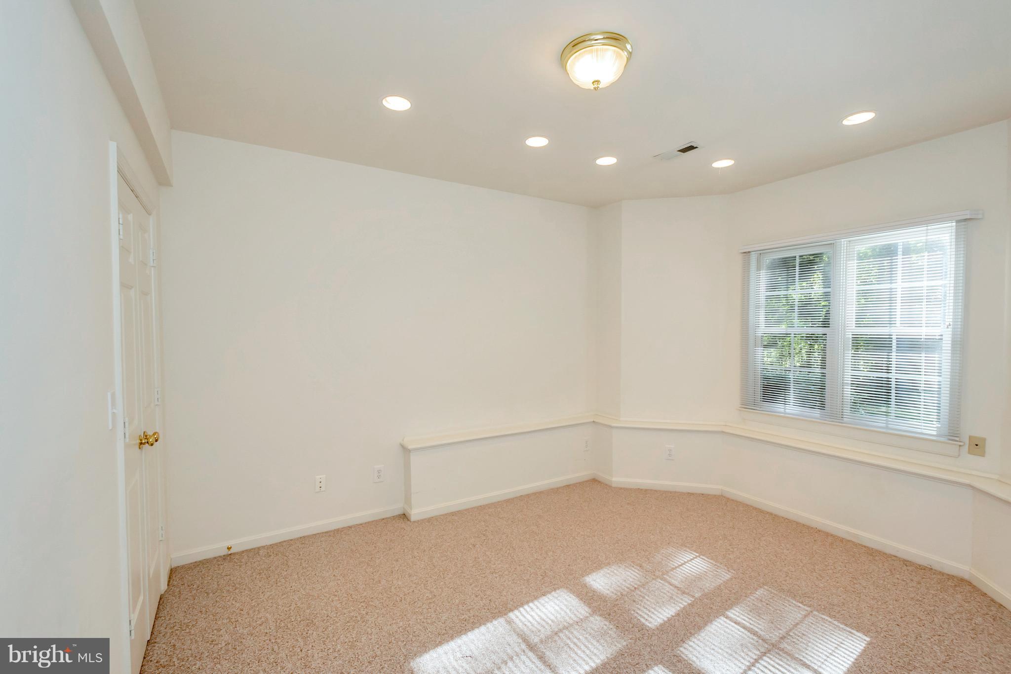 SEVEN LAKES - Residential