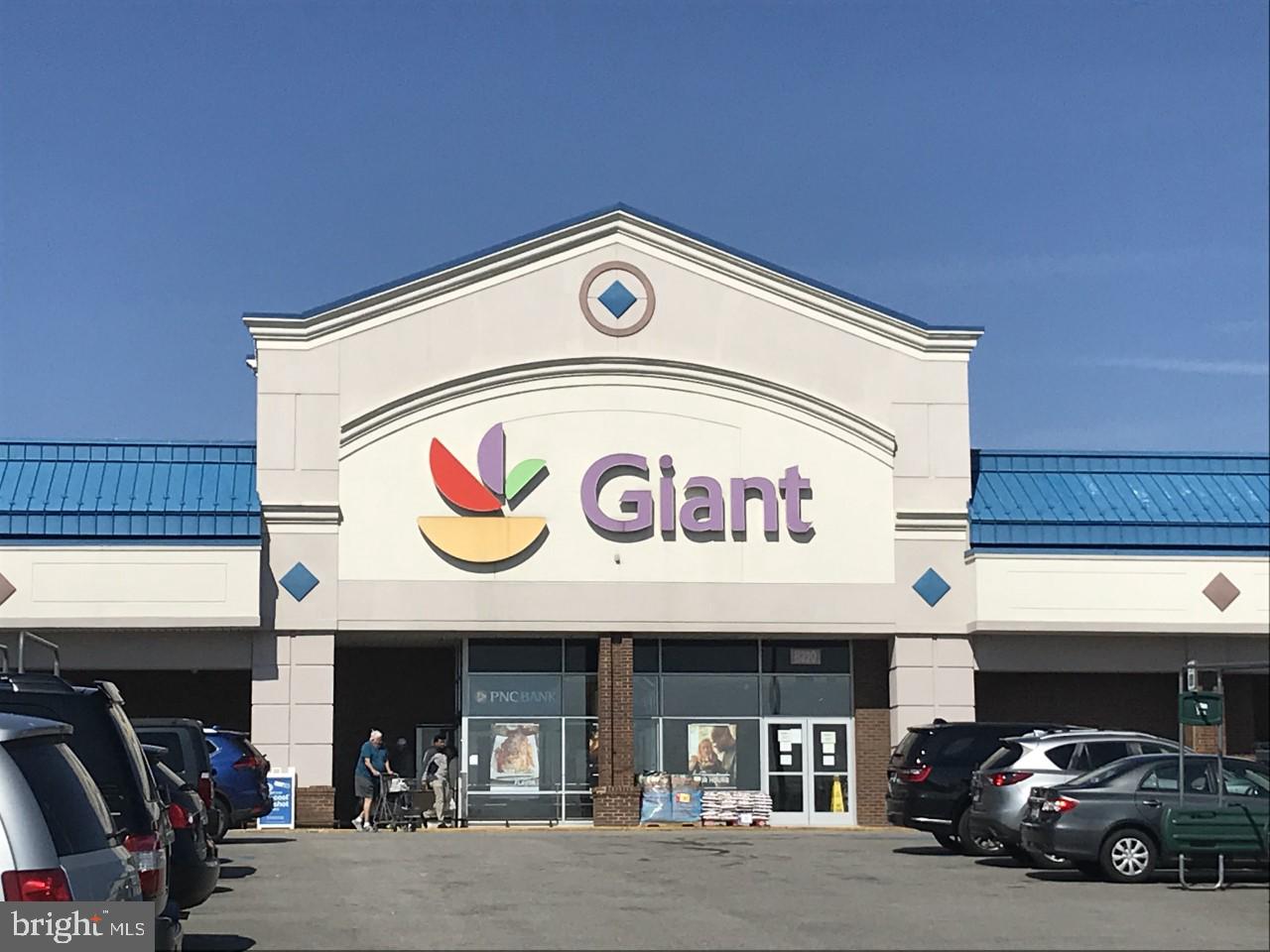 CARDINAL SQUARE - Residential