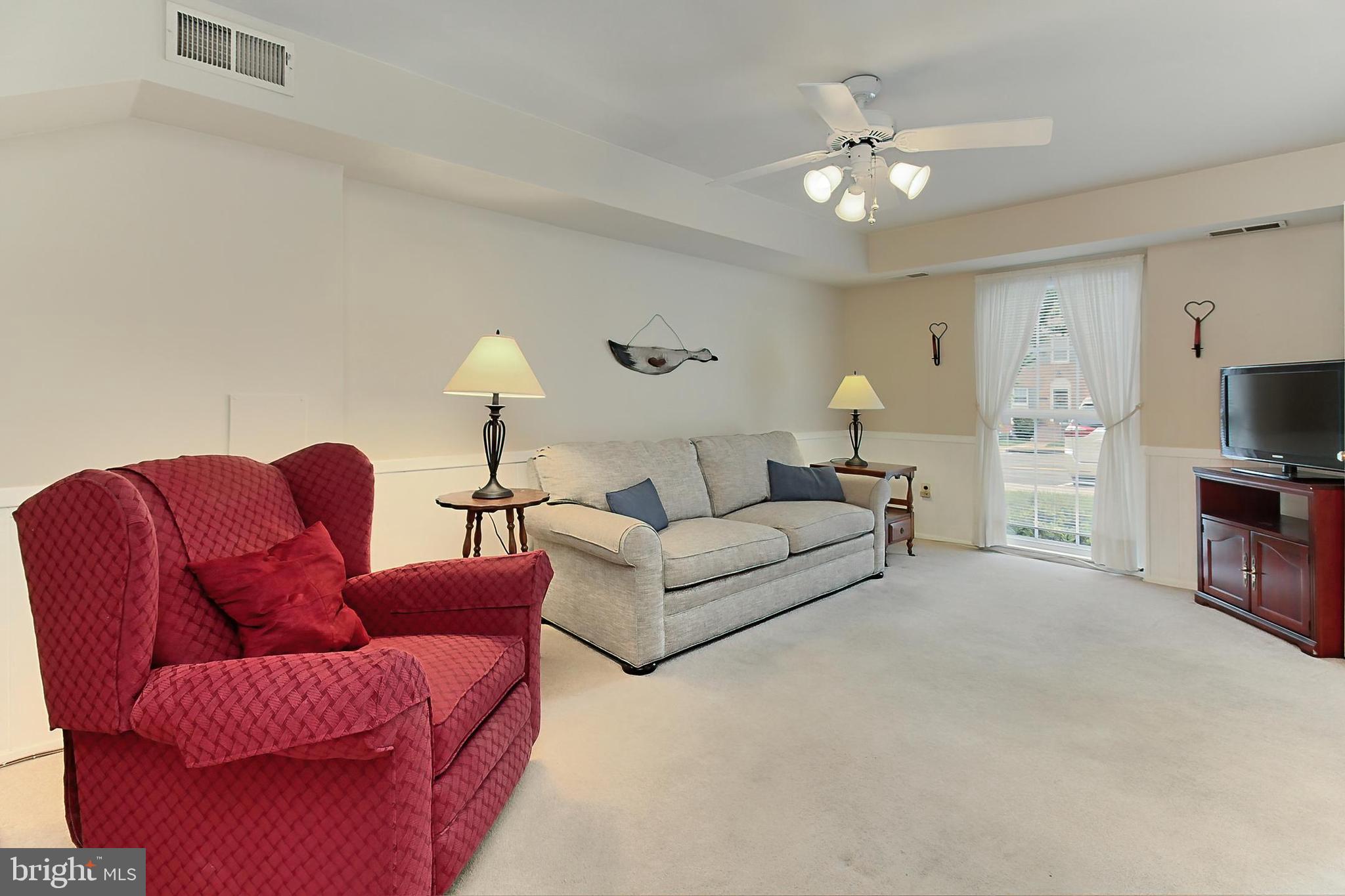 CARDINAL SQUARE - Residential