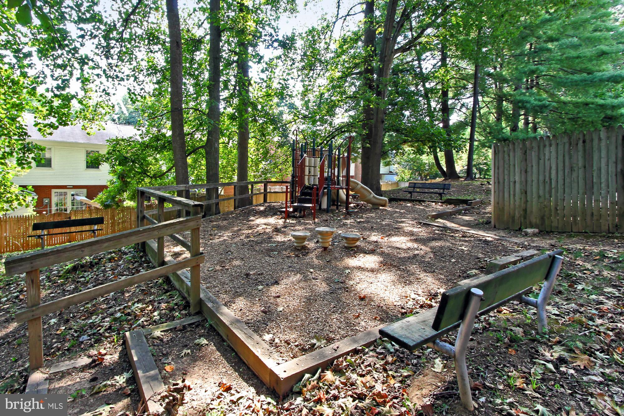 CARDINAL SQUARE - Residential