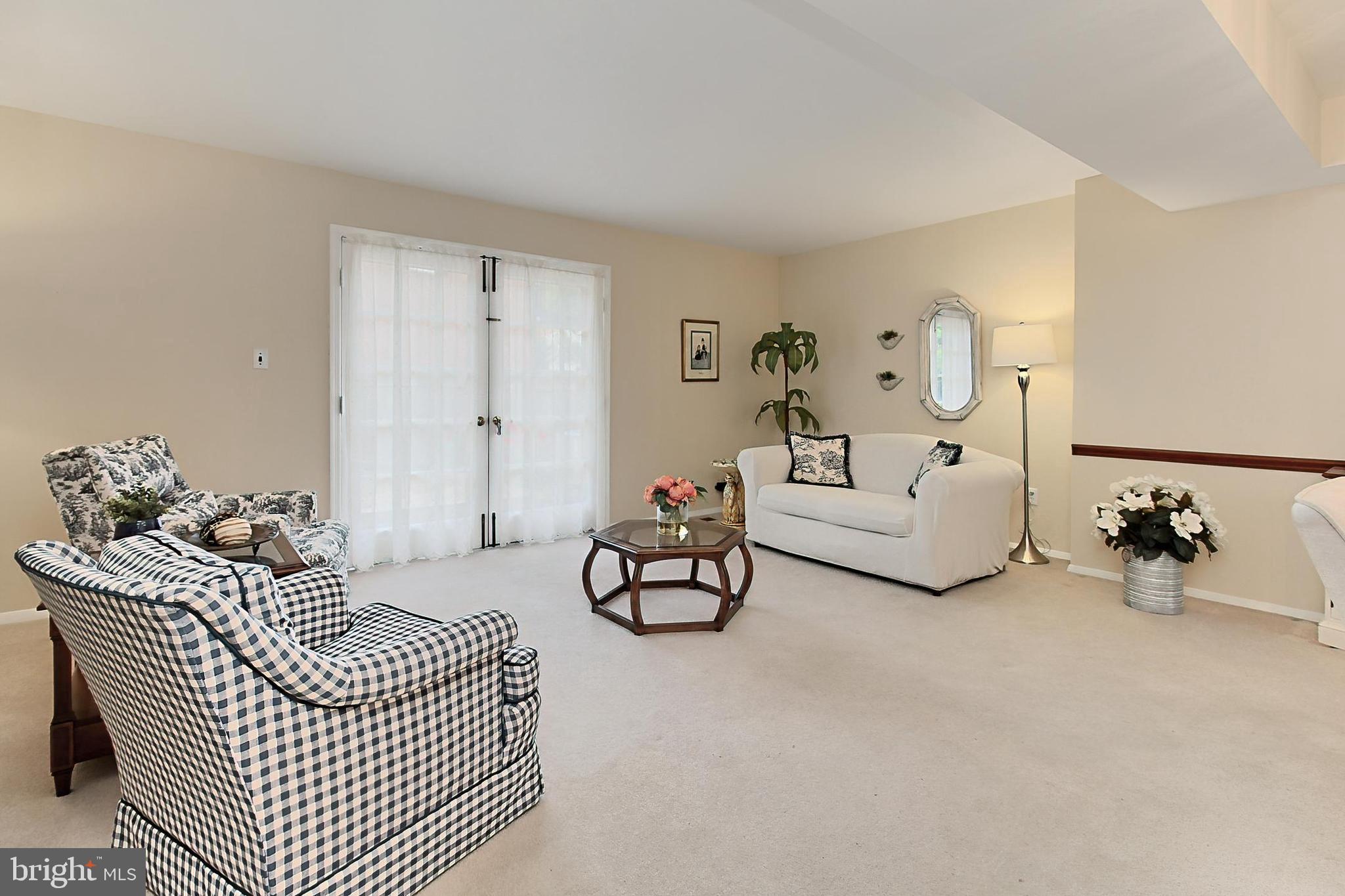 CARDINAL SQUARE - Residential