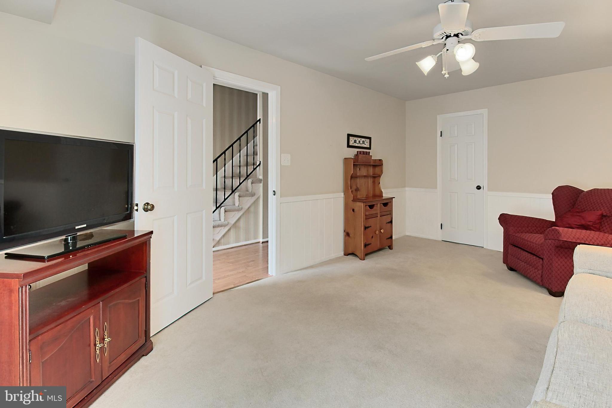 CARDINAL SQUARE - Residential