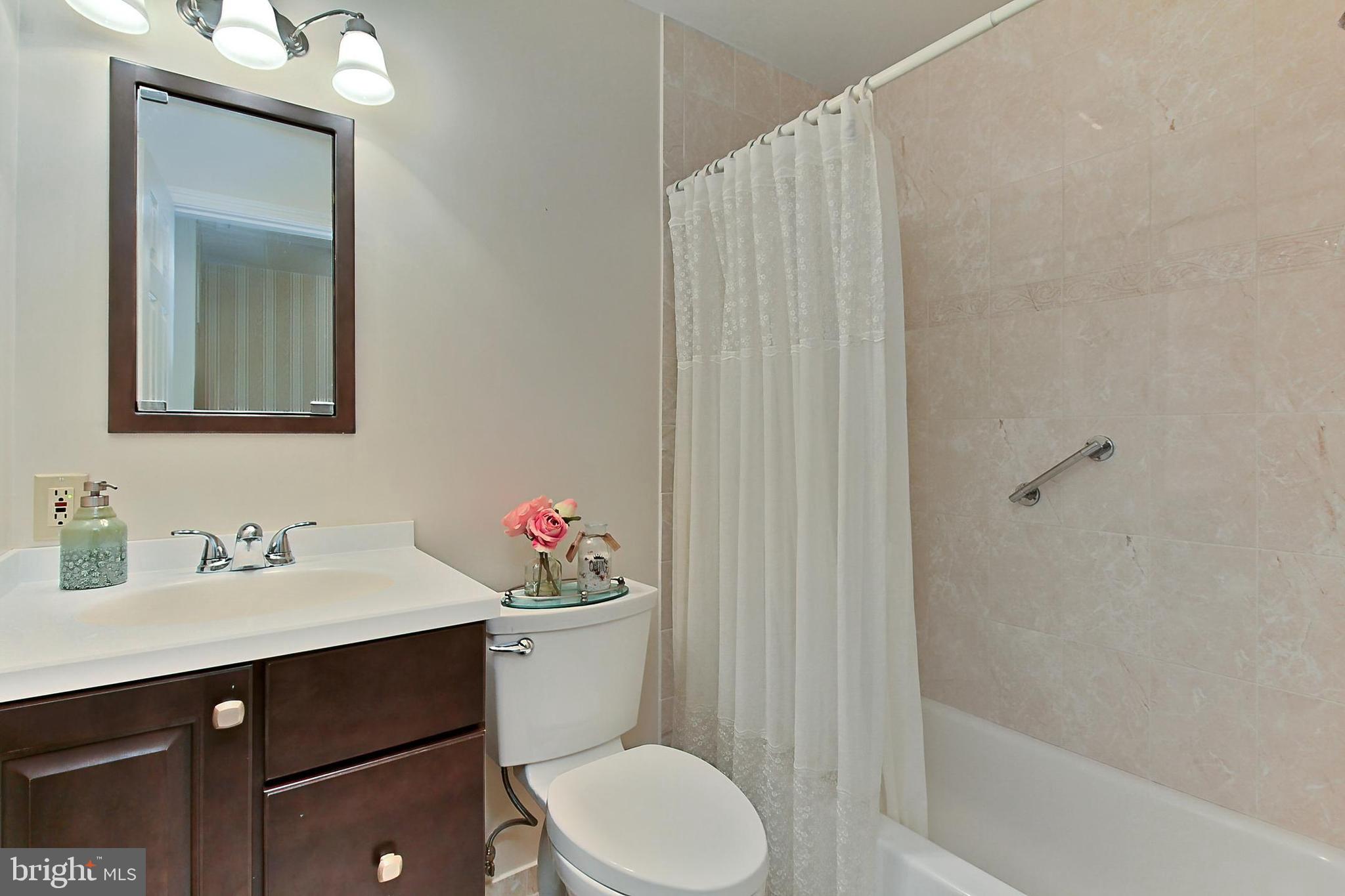 CARDINAL SQUARE - Residential