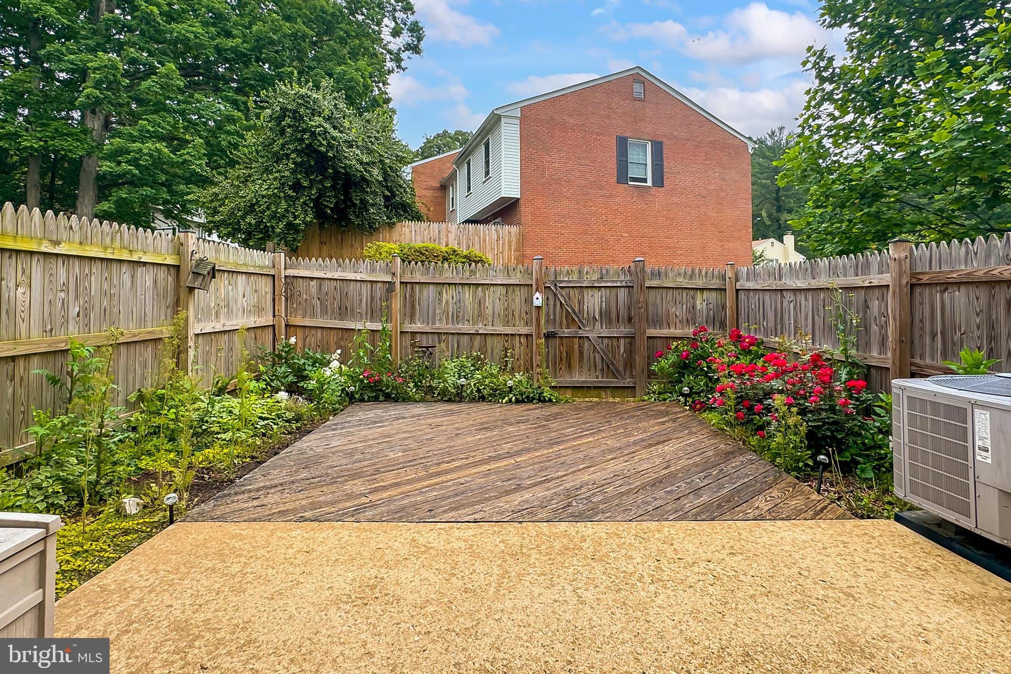 CARDINAL SQUARE - Residential