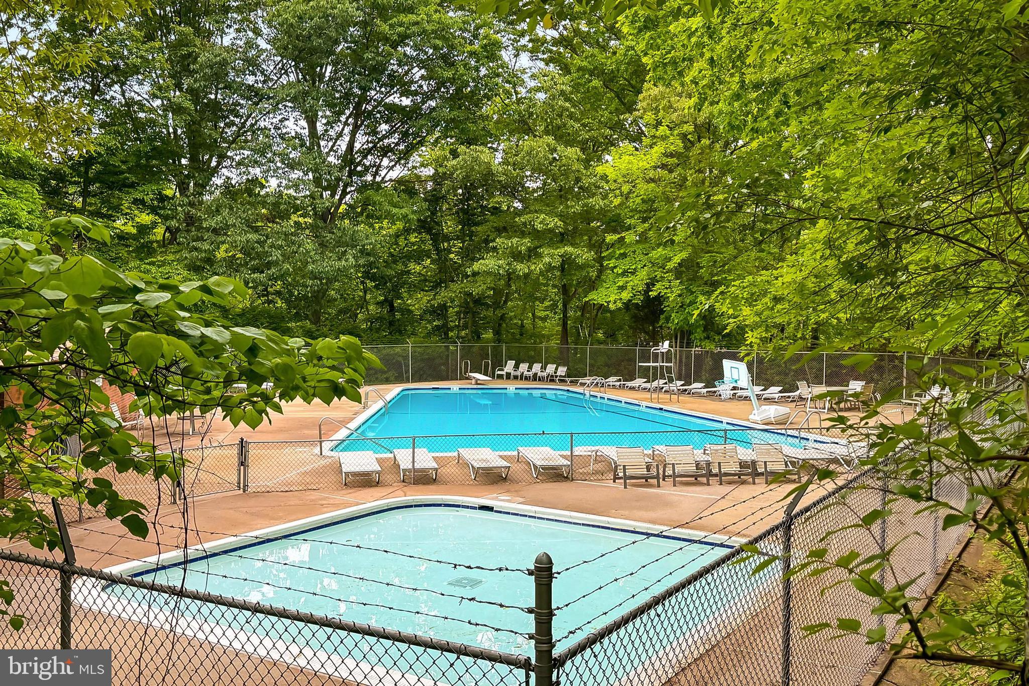 CARDINAL SQUARE - Residential