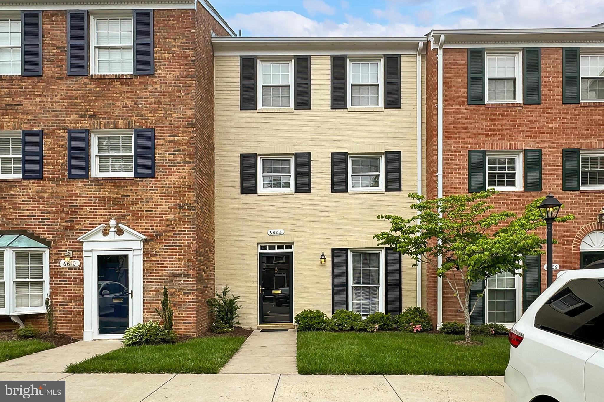 CARDINAL SQUARE - Residential