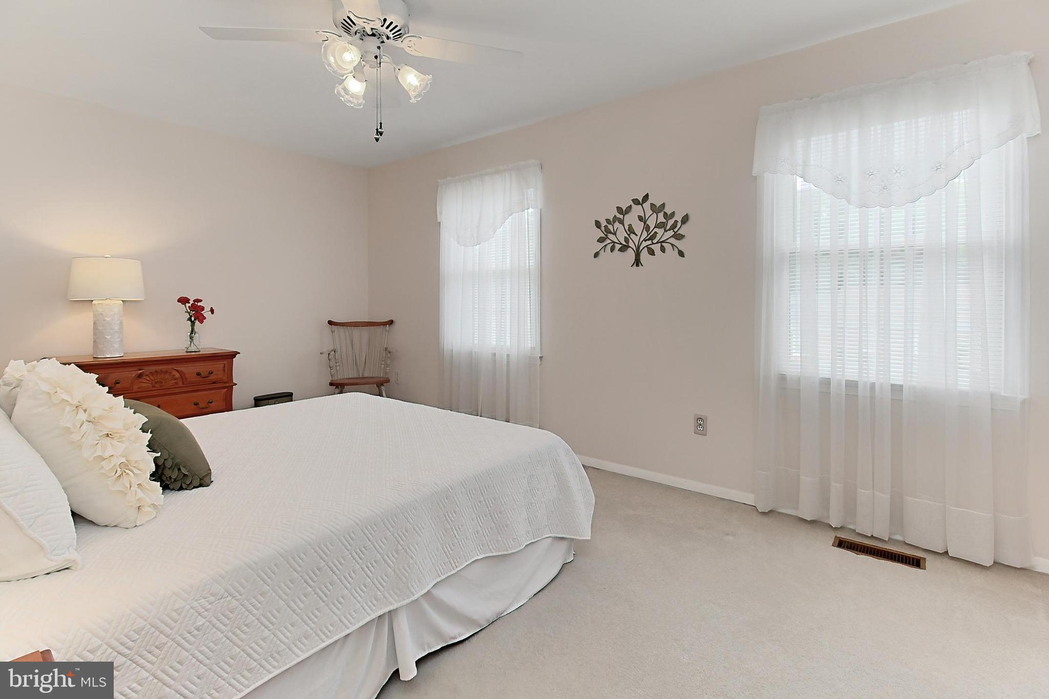 CARDINAL SQUARE - Residential