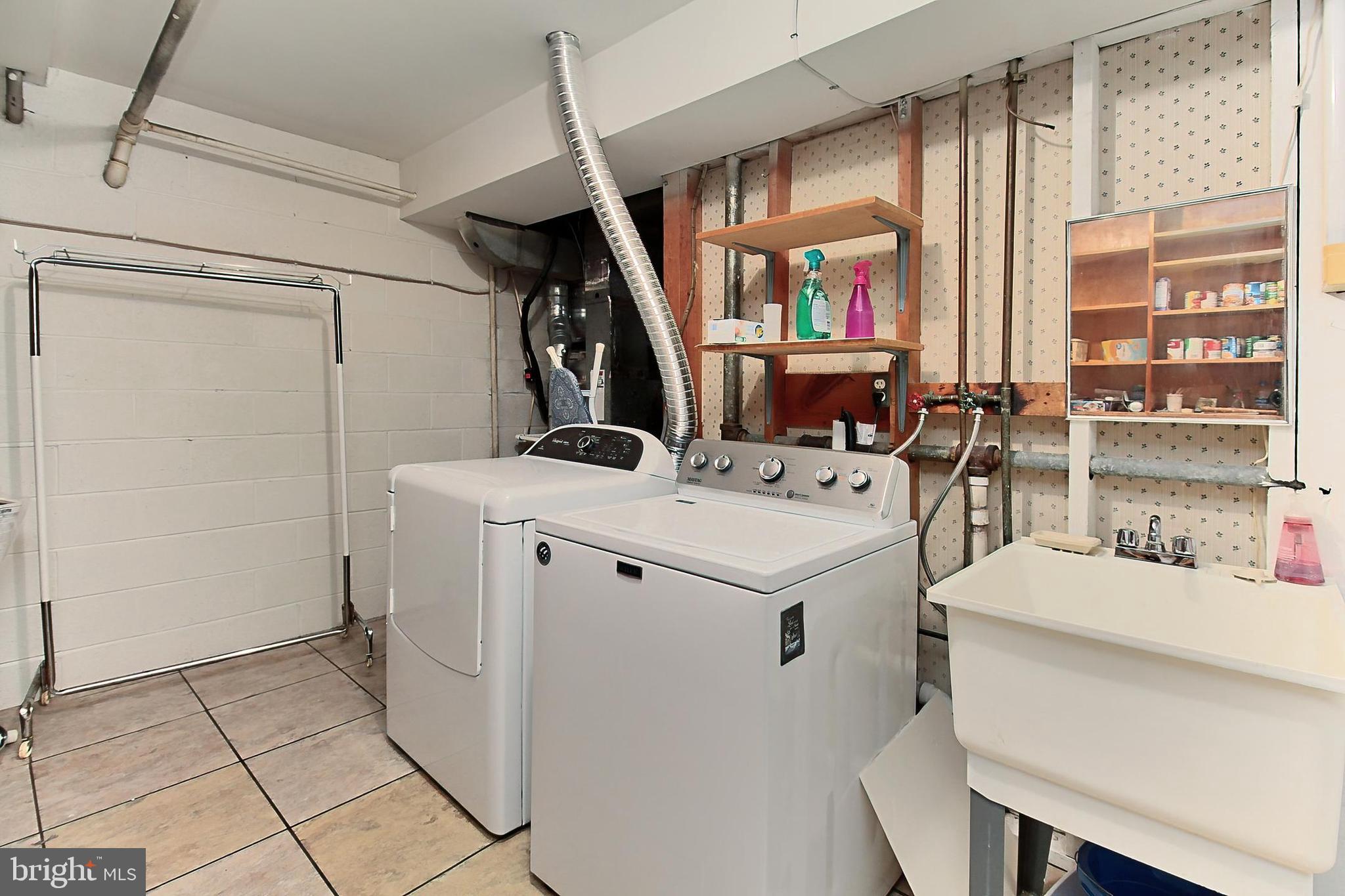 CARDINAL SQUARE - Residential