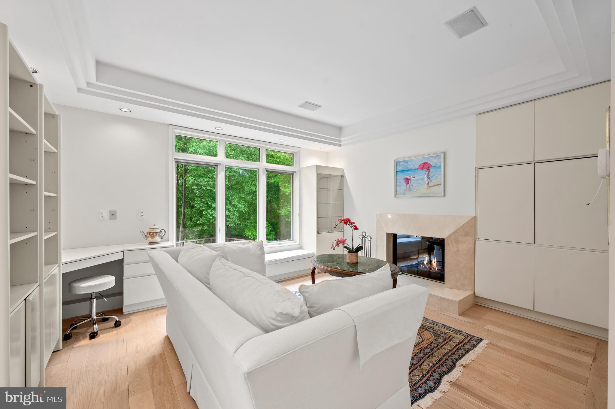 RADNOR HUNT - Residential