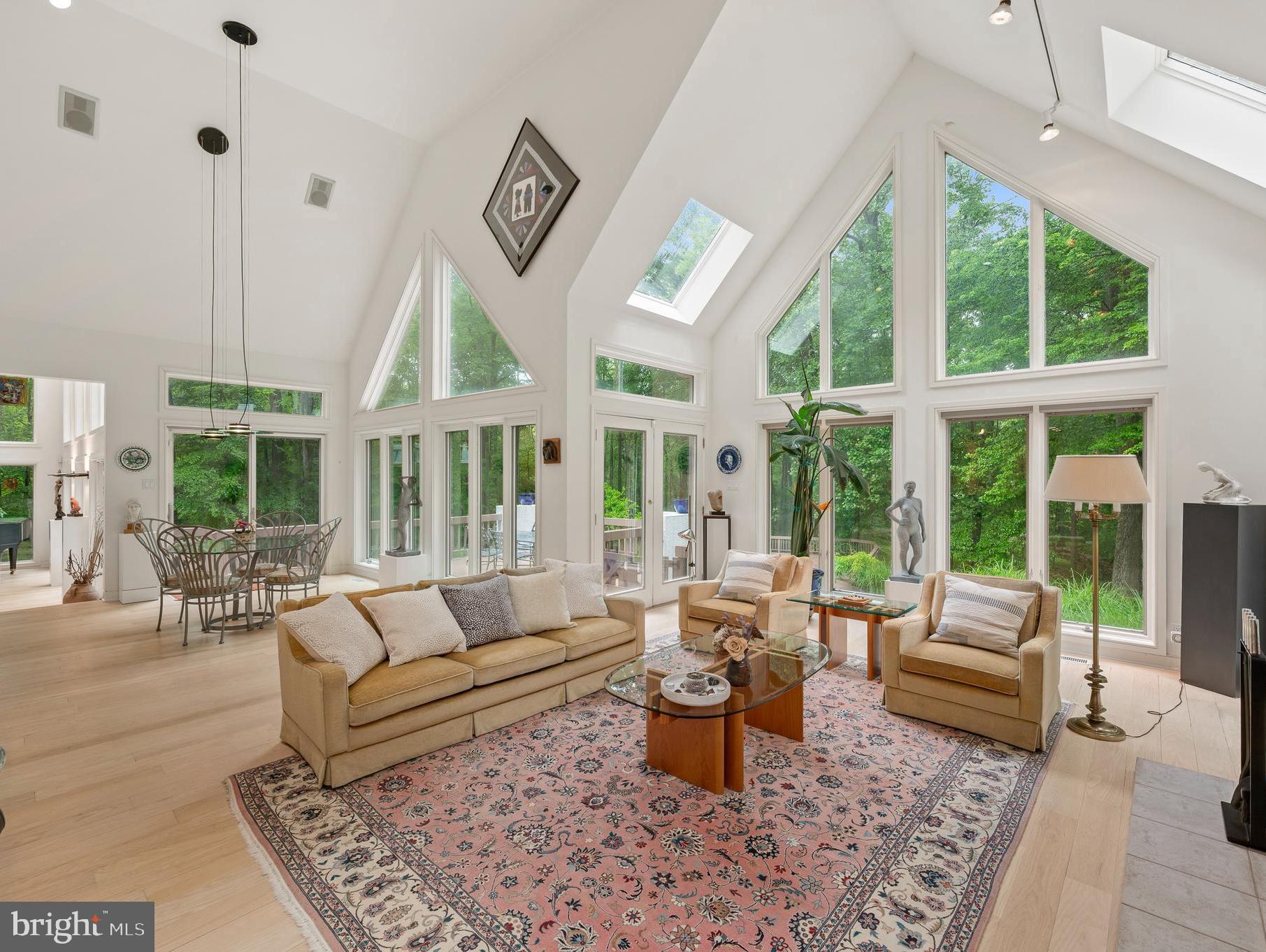 RADNOR HUNT - Residential