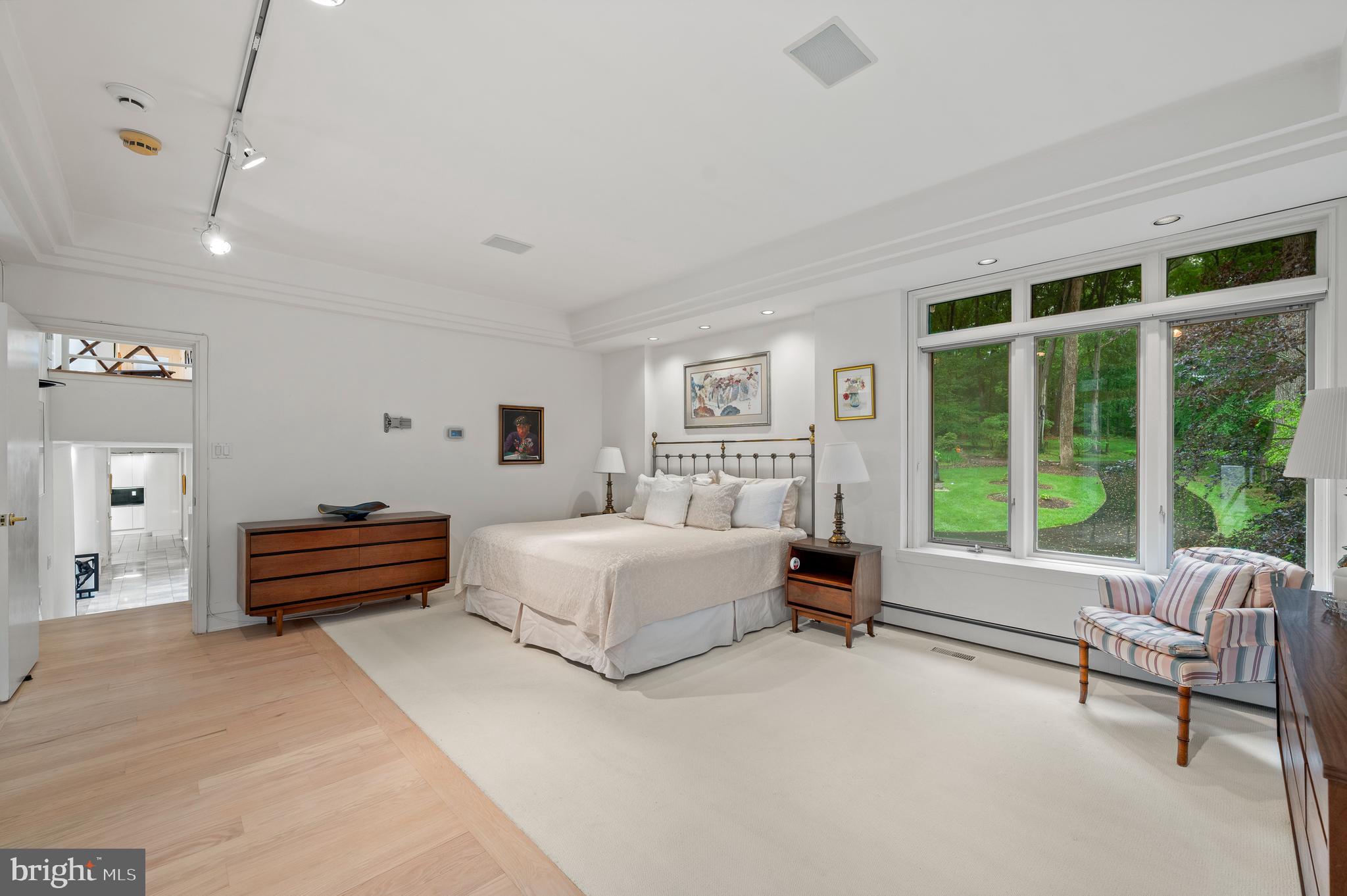 RADNOR HUNT - Residential