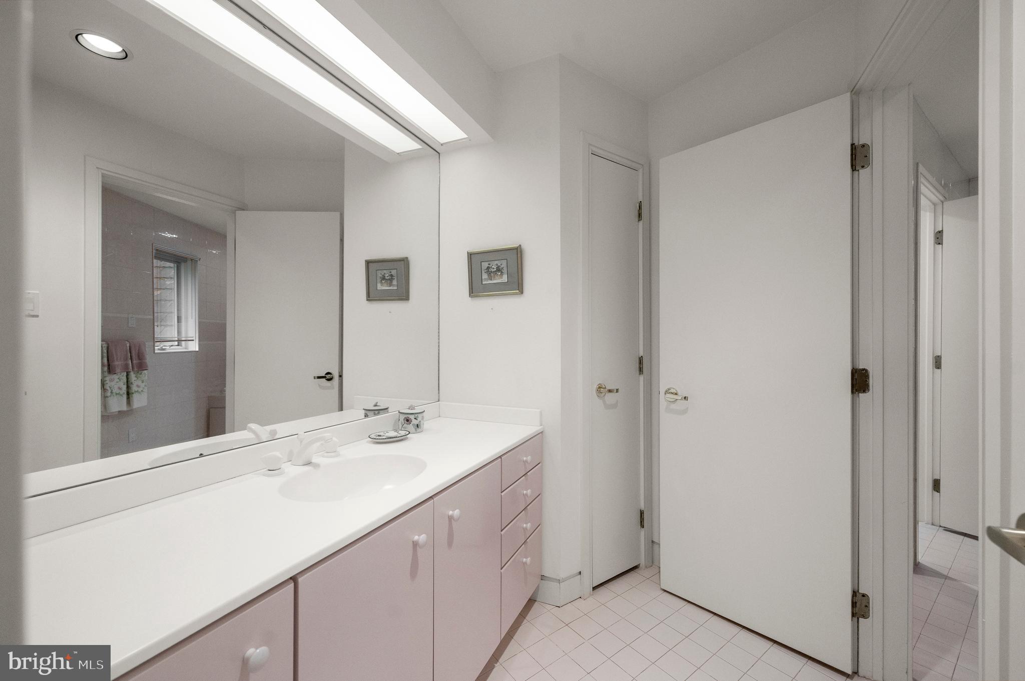 RADNOR HUNT - Residential