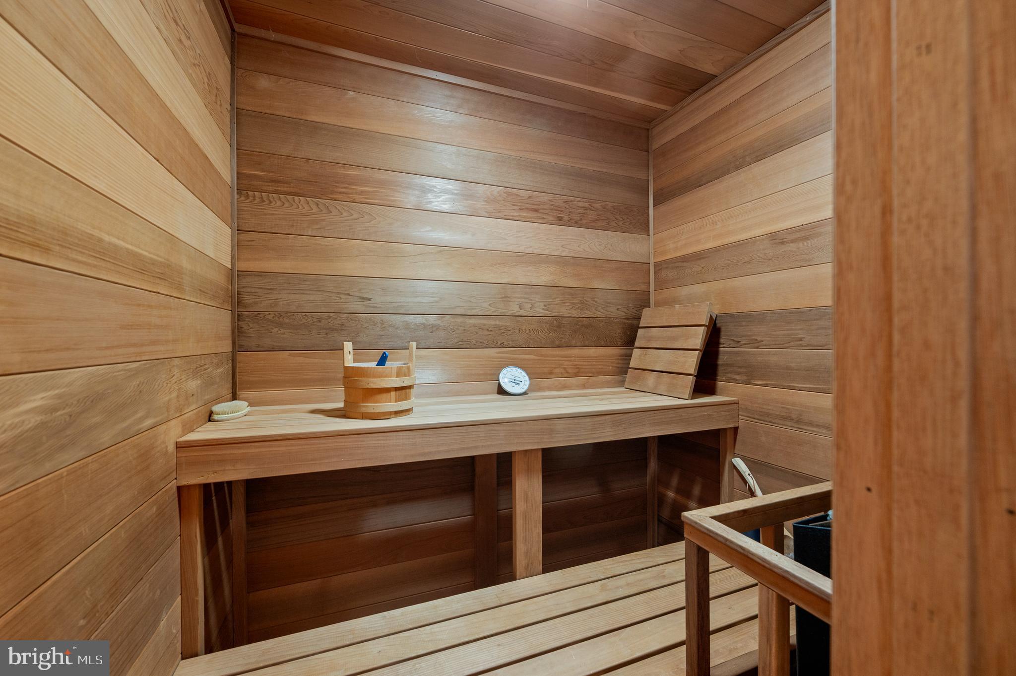 RADNOR HUNT - Residential