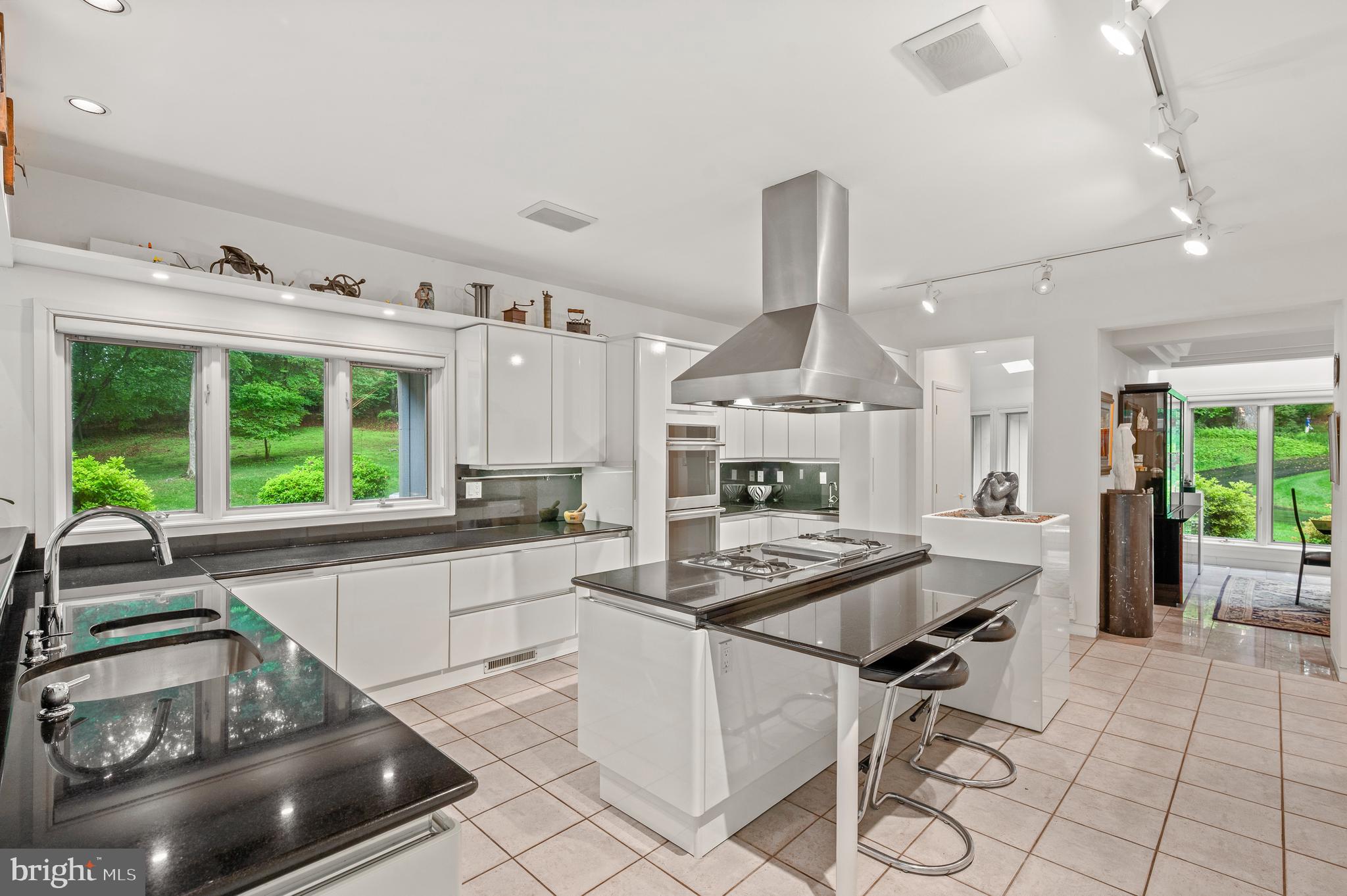 RADNOR HUNT - Residential