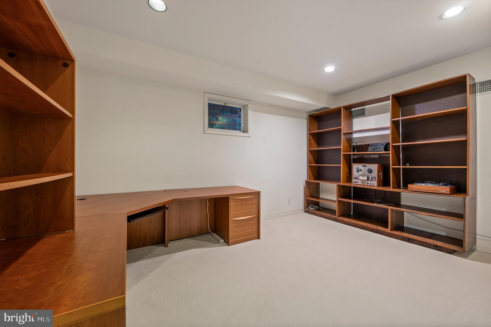 RADNOR HUNT - Residential