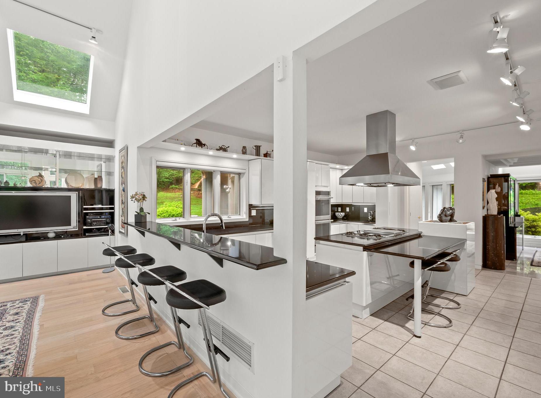 RADNOR HUNT - Residential