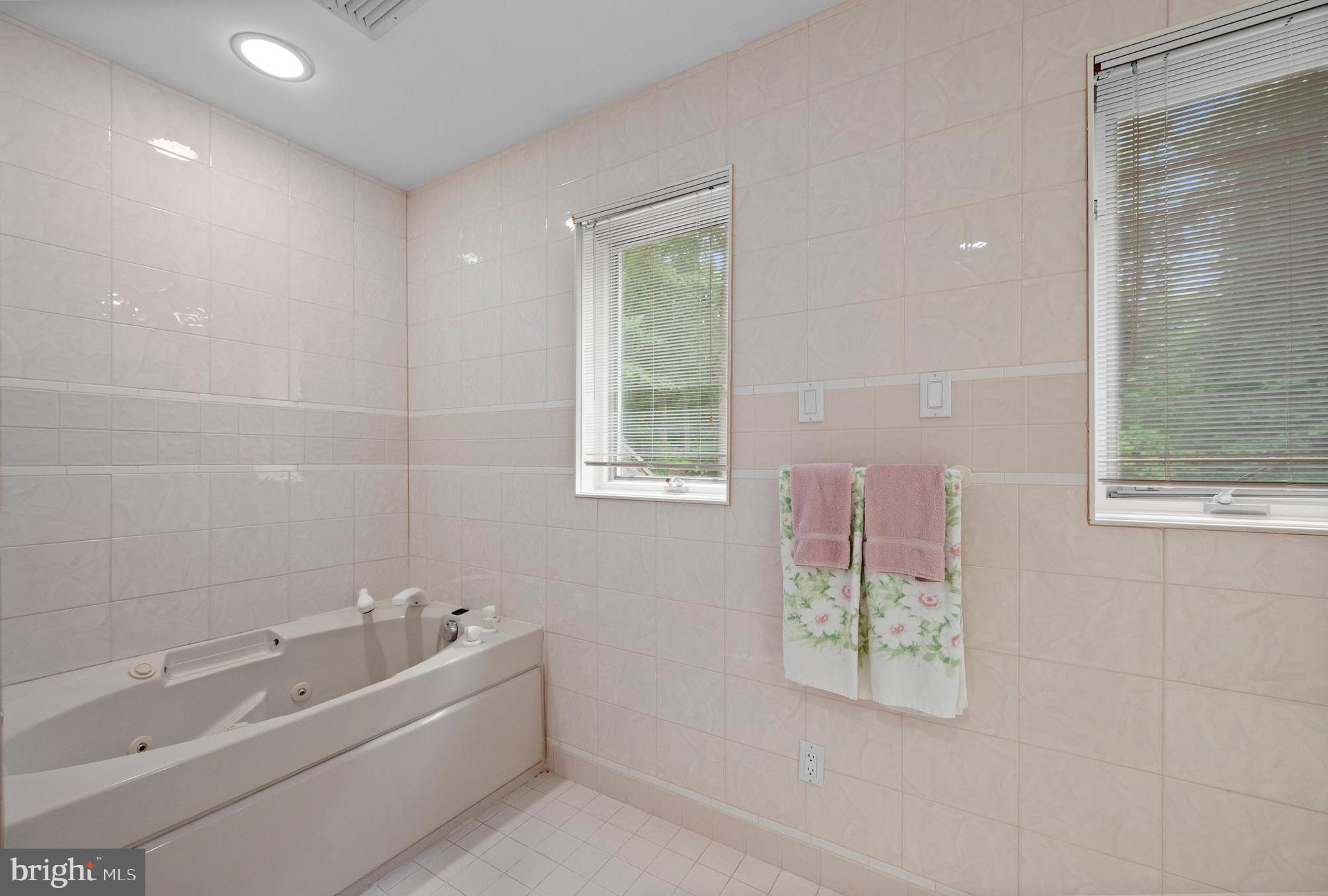 RADNOR HUNT - Residential