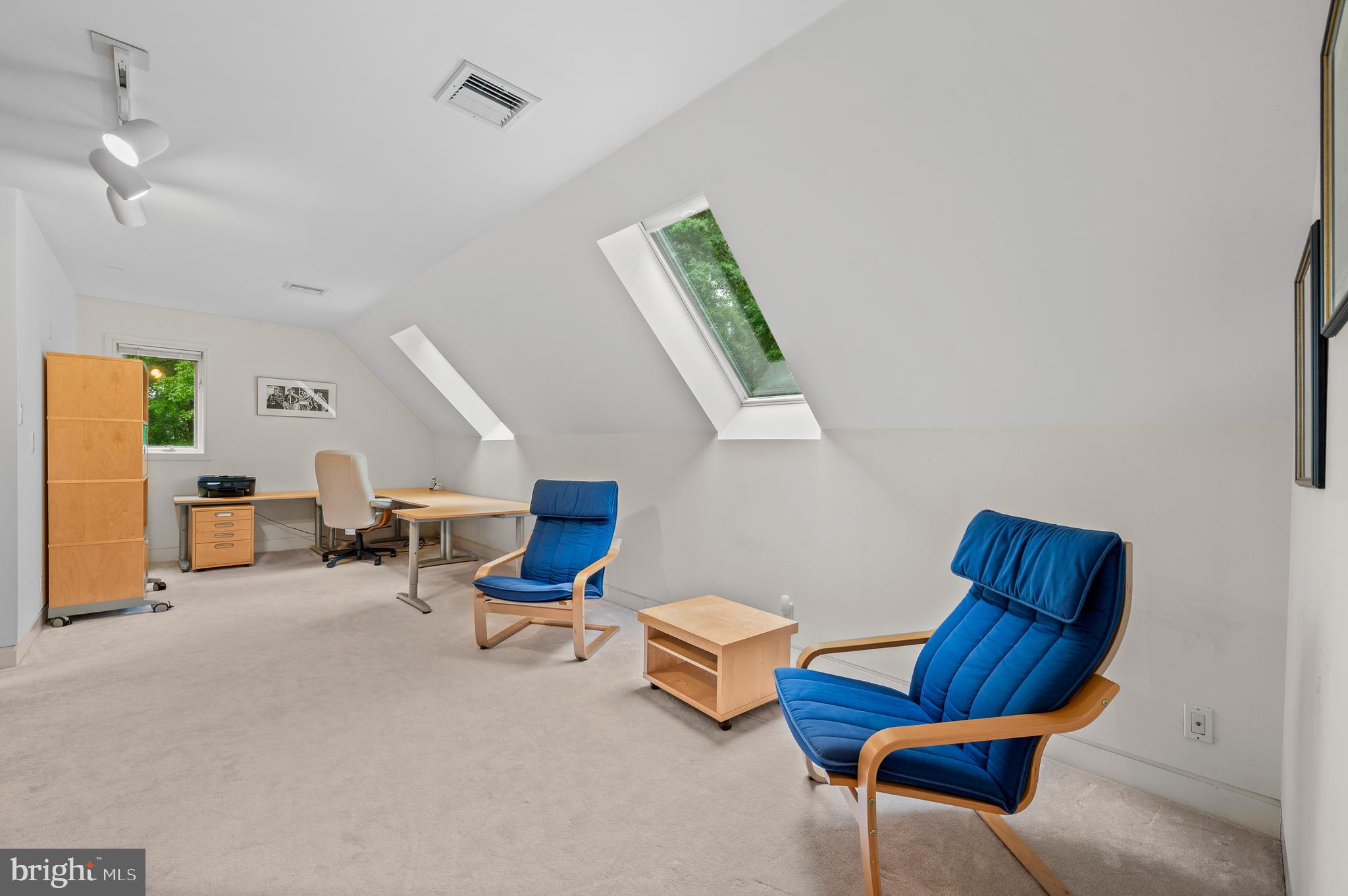 RADNOR HUNT - Residential