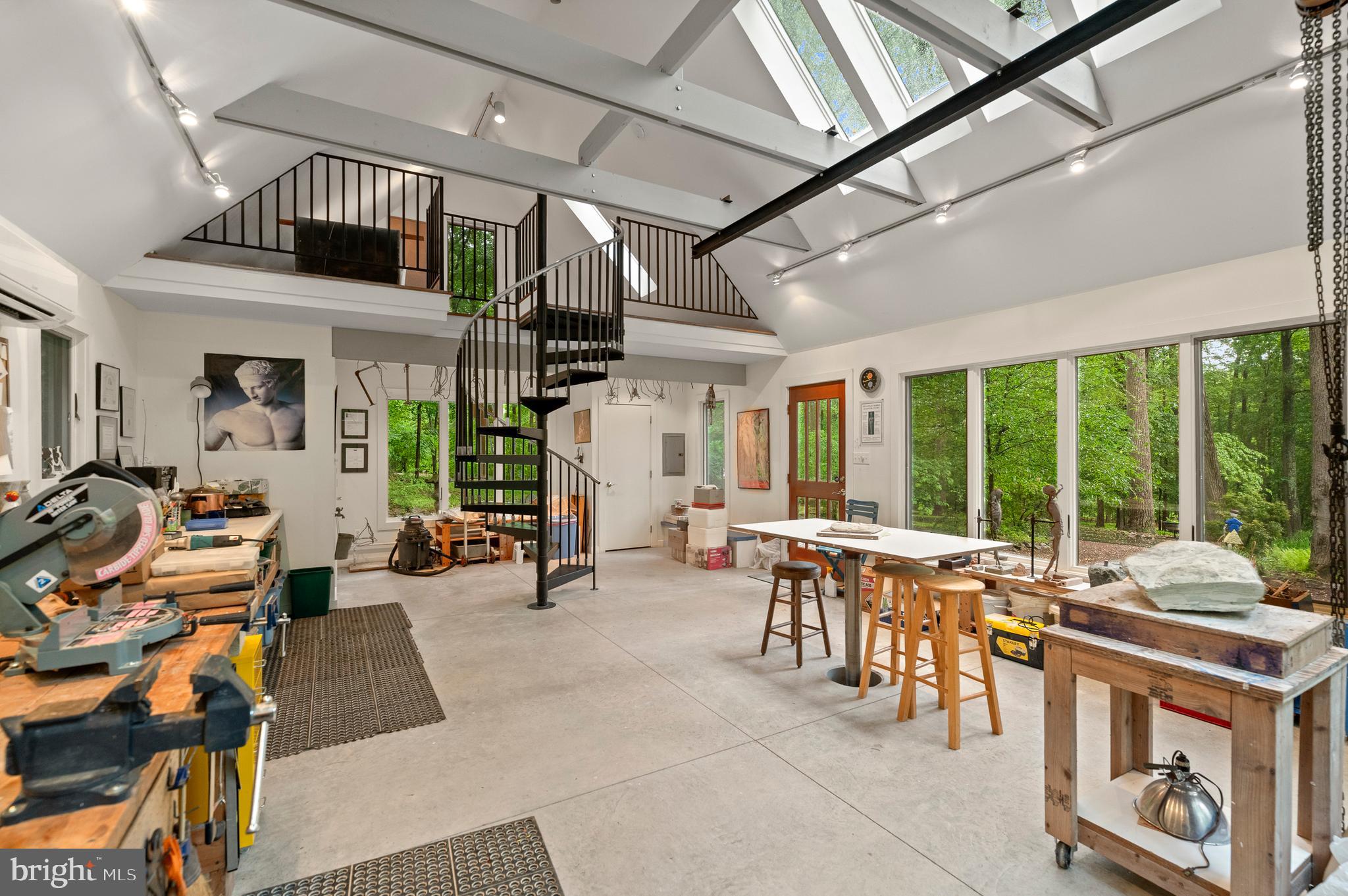 RADNOR HUNT - Residential