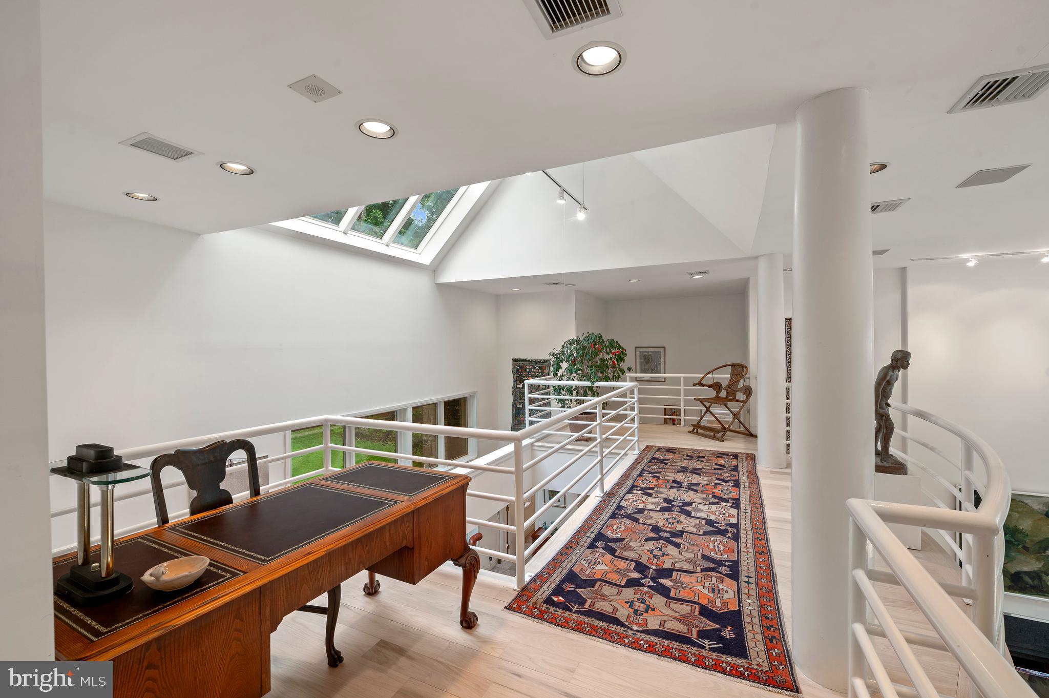 RADNOR HUNT - Residential