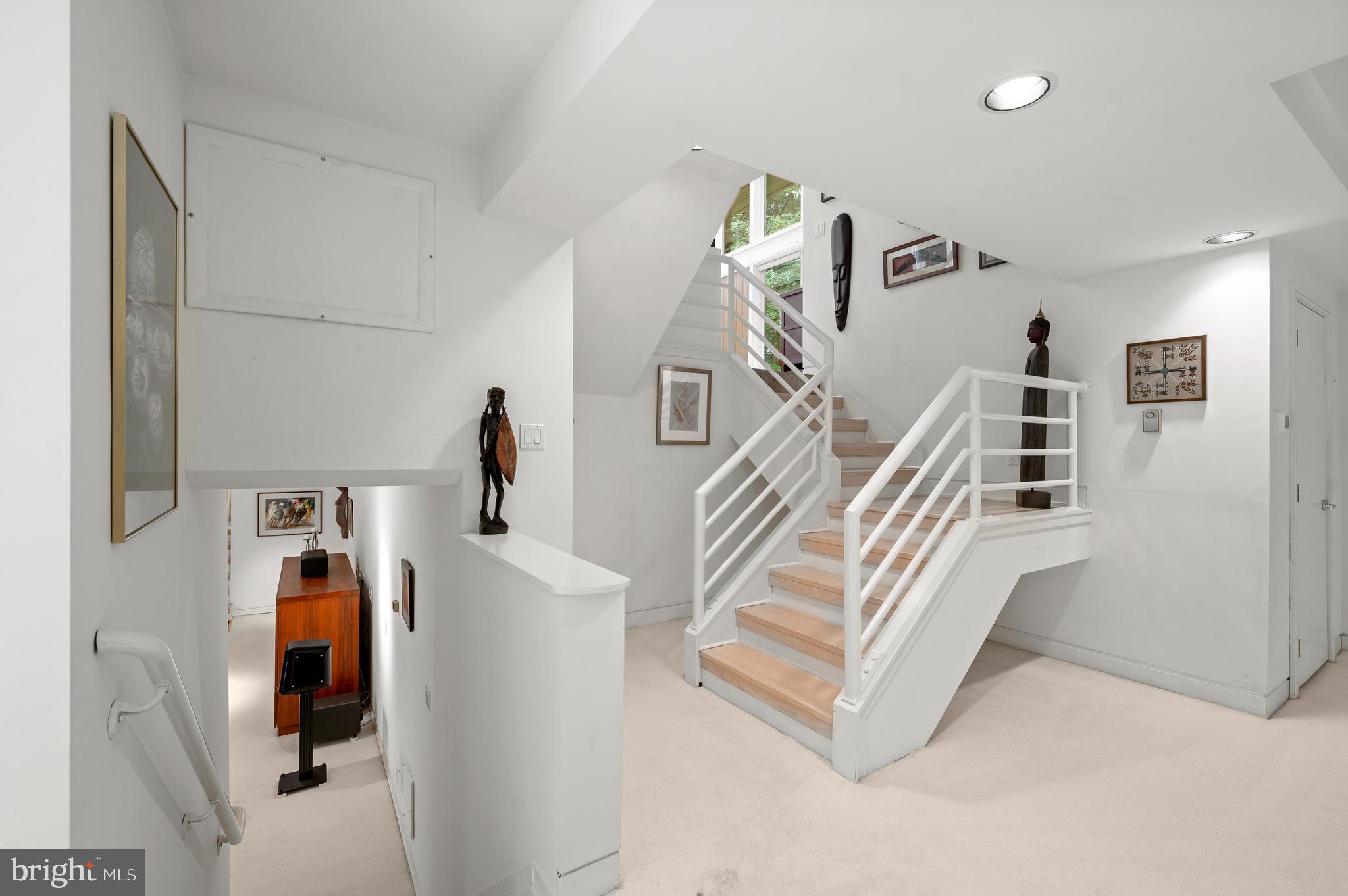 RADNOR HUNT - Residential