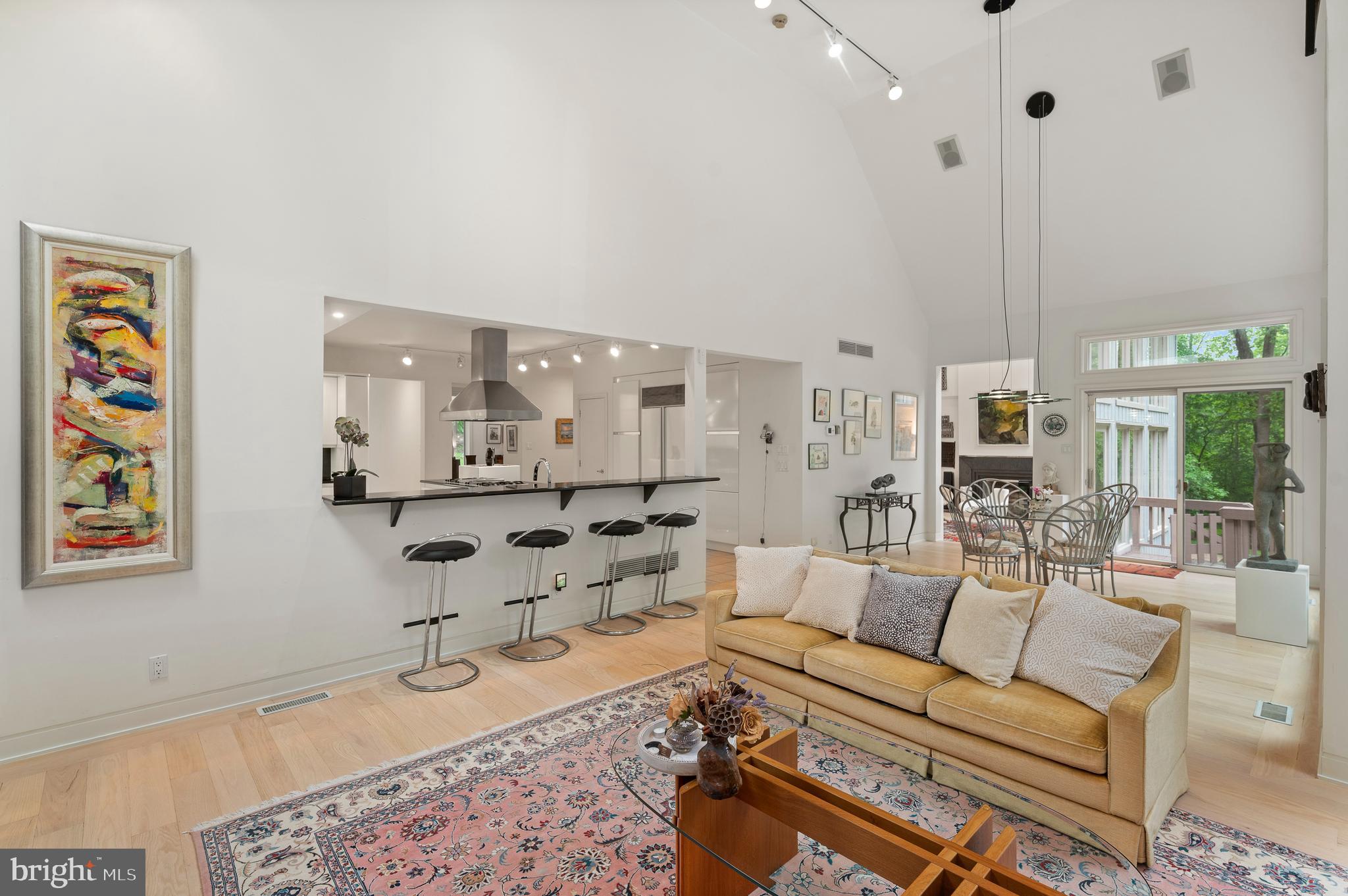 RADNOR HUNT - Residential