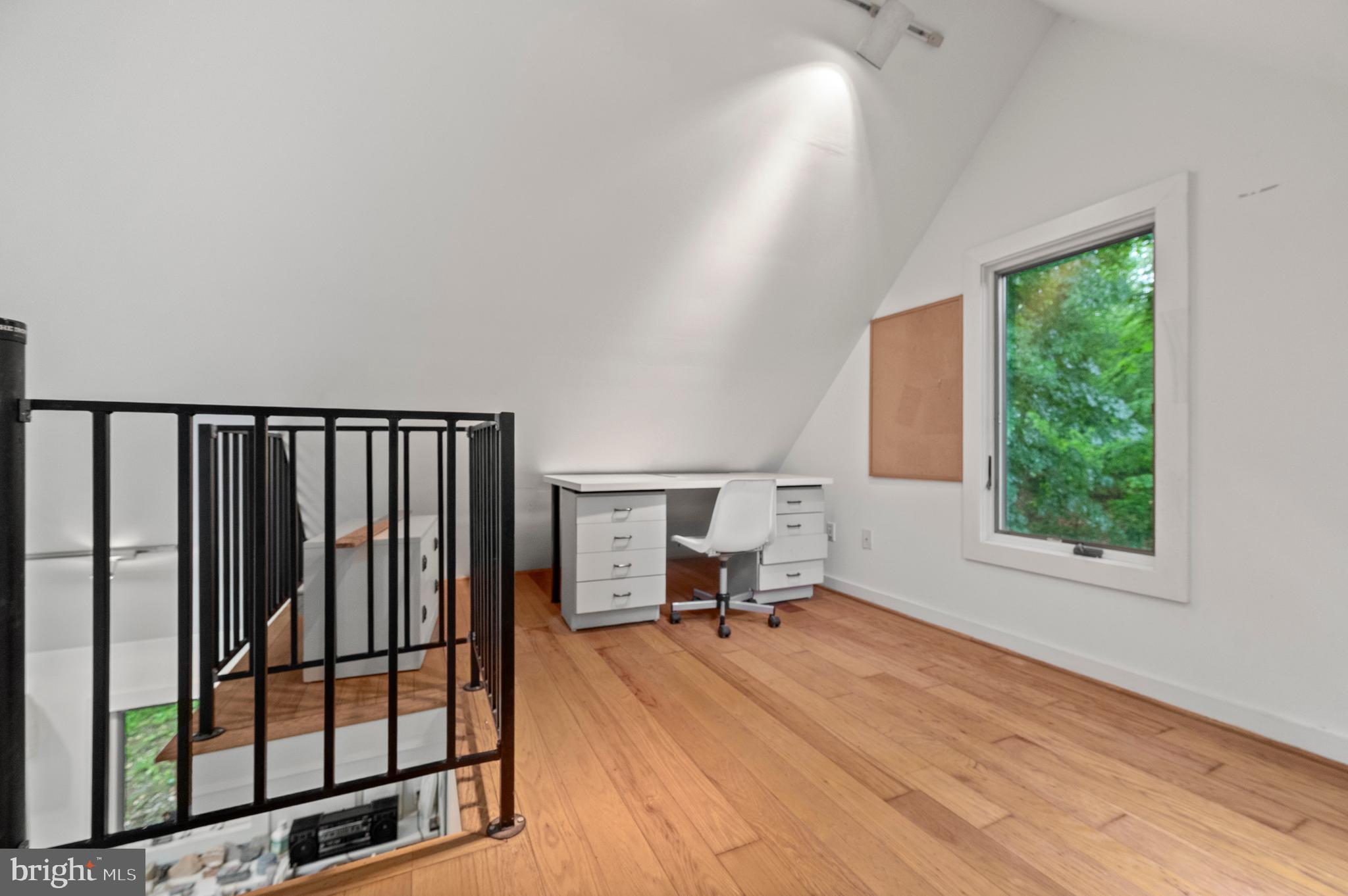 RADNOR HUNT - Residential