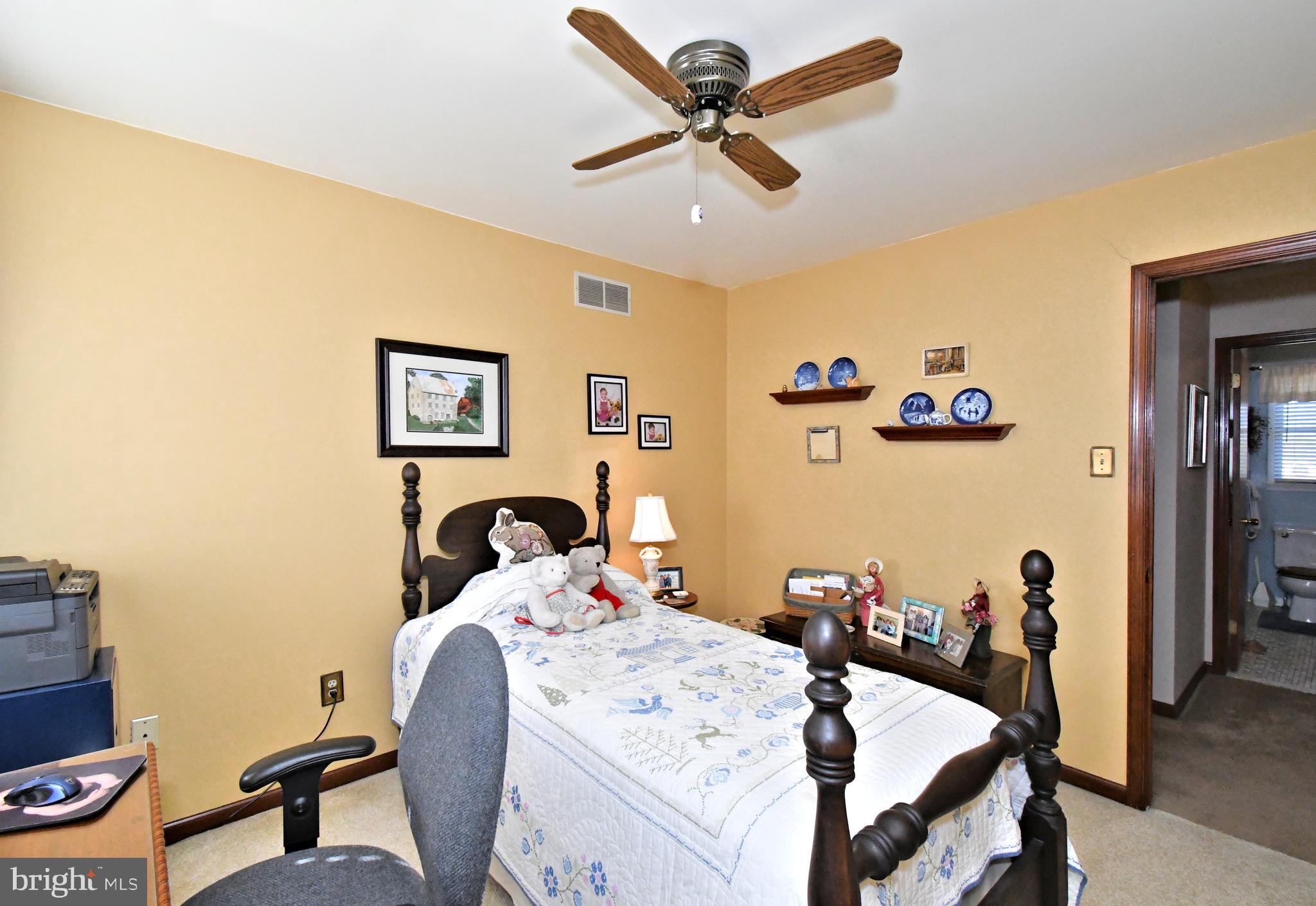 PENNFIELD MANOR - Residential