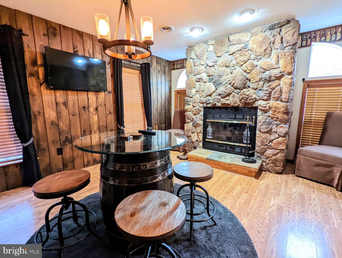 MOUNT POCOHONTAS - Residential