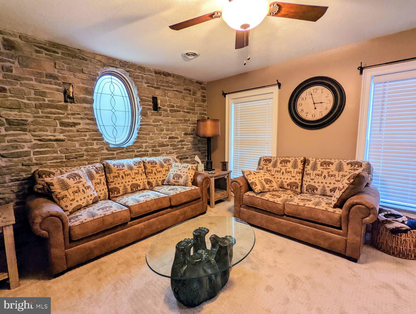 MOUNT POCOHONTAS - Residential