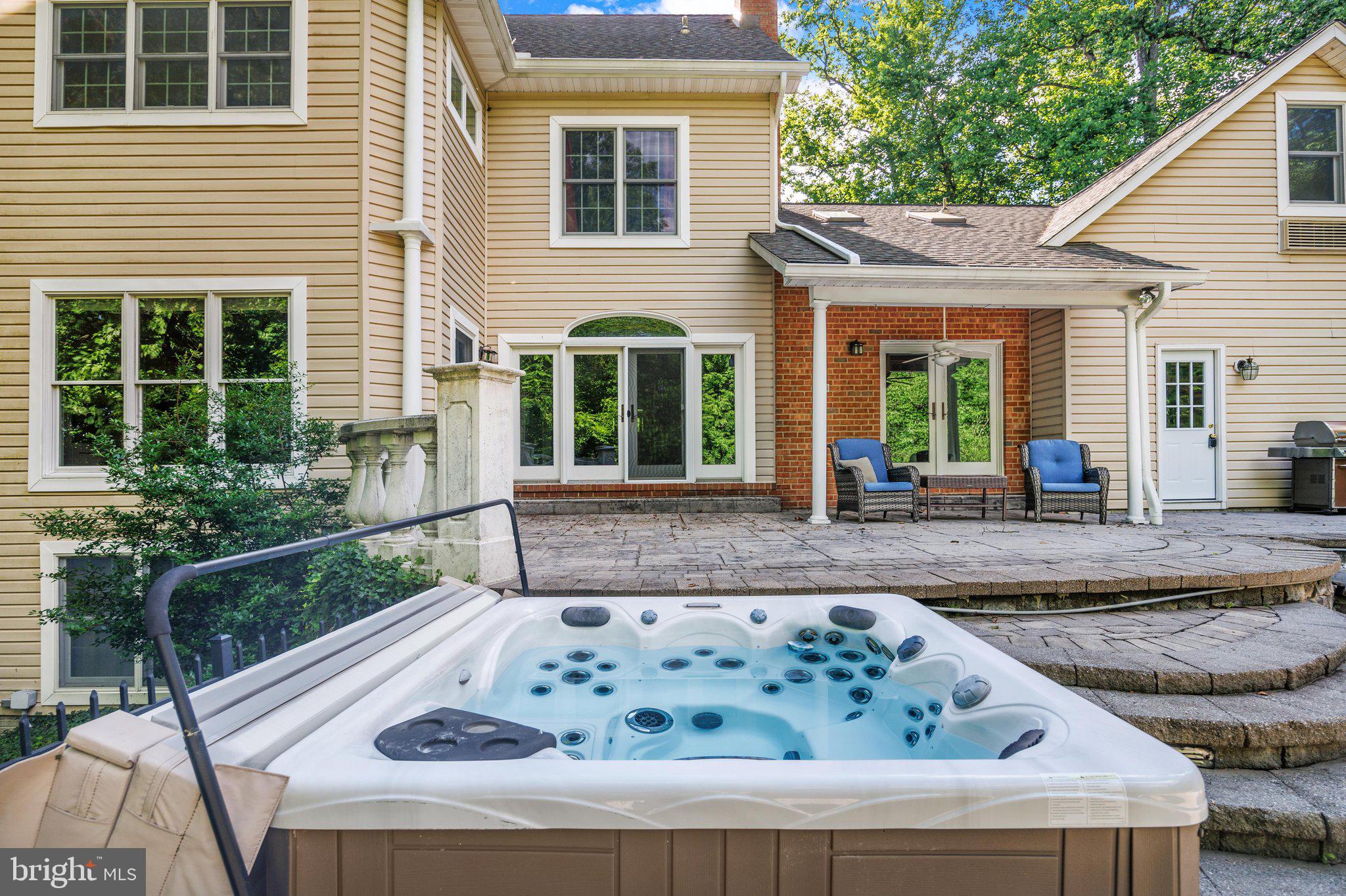 1135 GOLDFINCH LANE