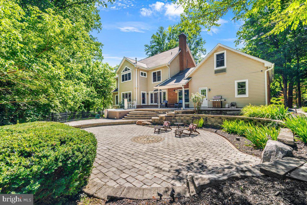 1135 GOLDFINCH LANE